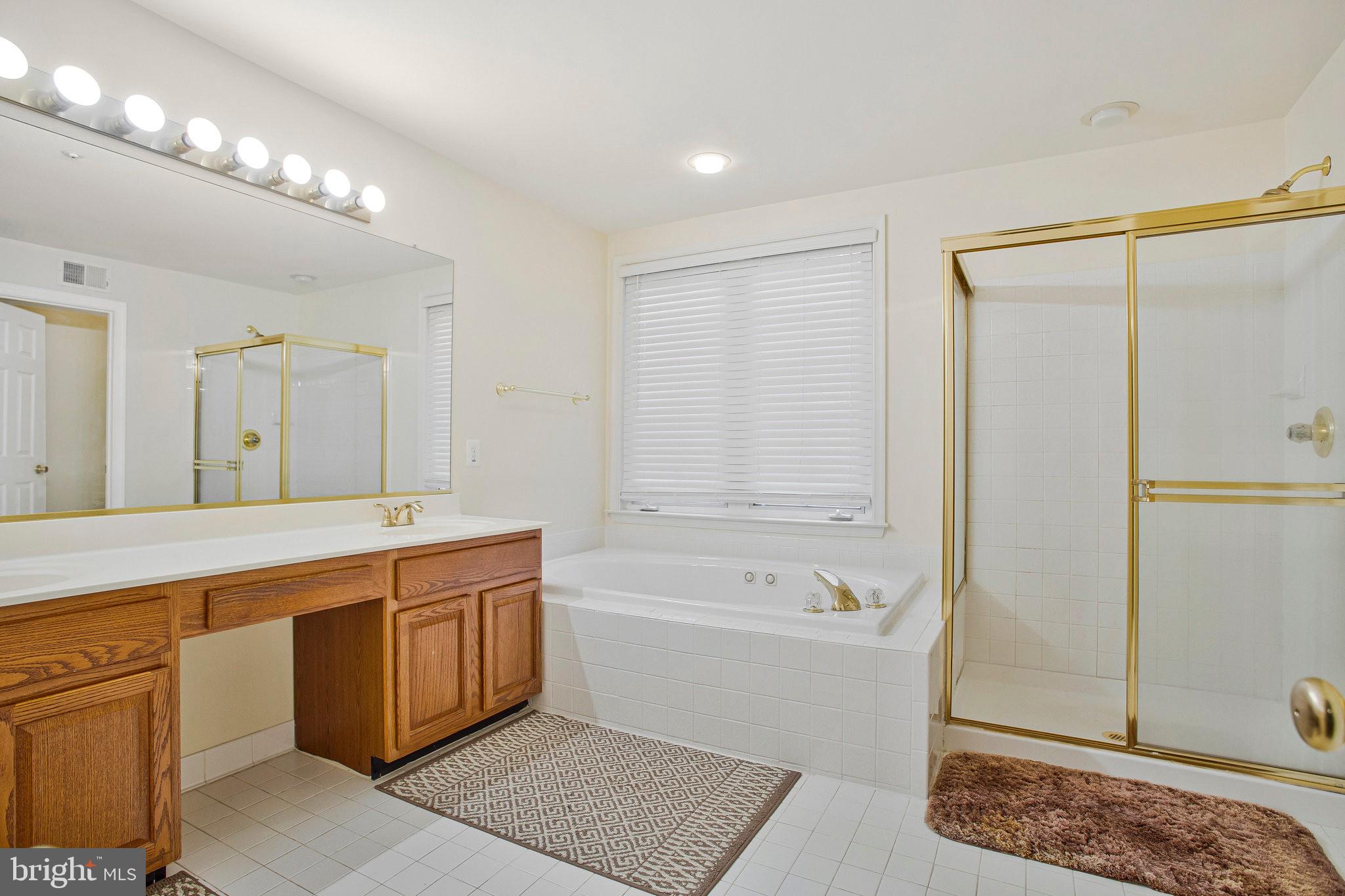 COLLINGTON MANOR - Residential