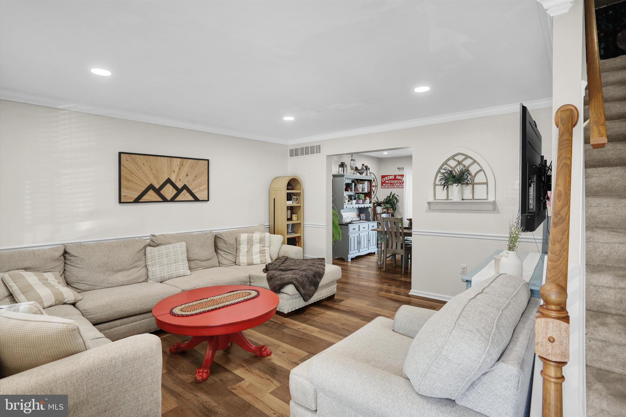 6125 POND VIEW DRIVE
