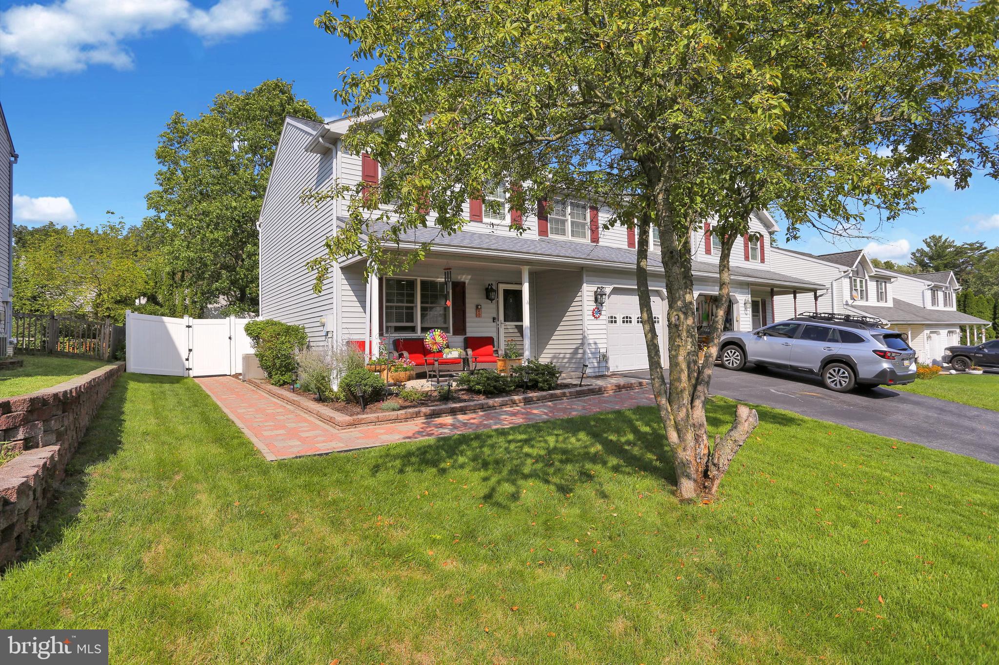6125 POND VIEW DRIVE