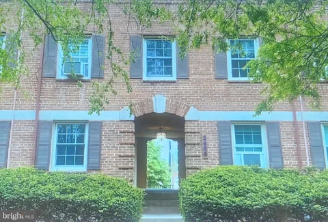 2406 Colston Drive Unit 202, Silver Spring, MD MLS: MDMC2176598