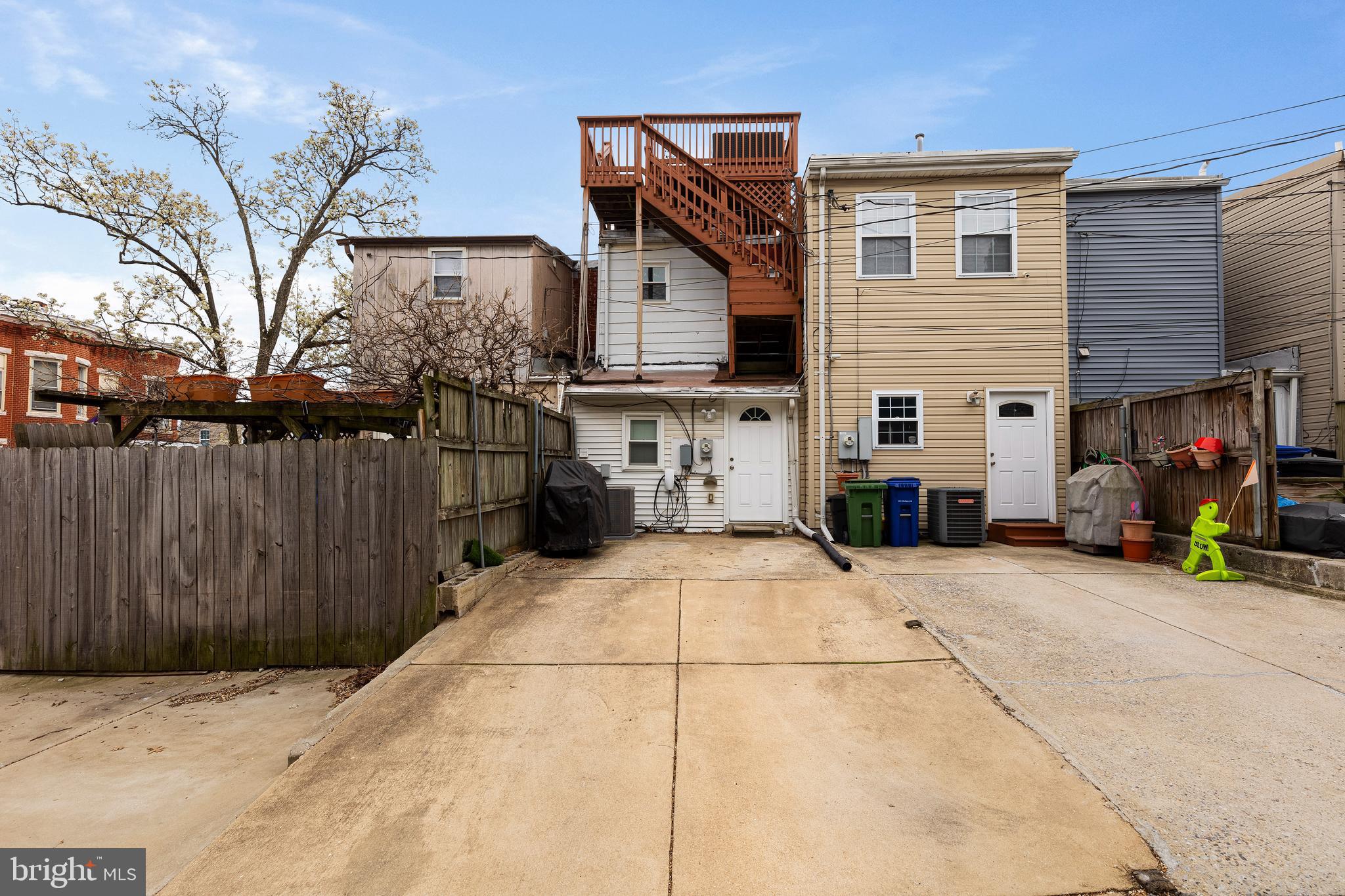 RIVERSIDE - Residential