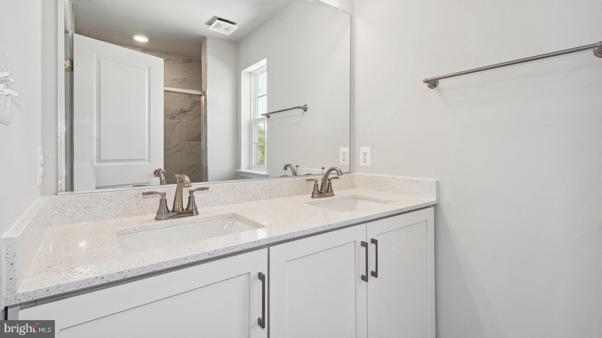 KING'S CROSSING - Residential