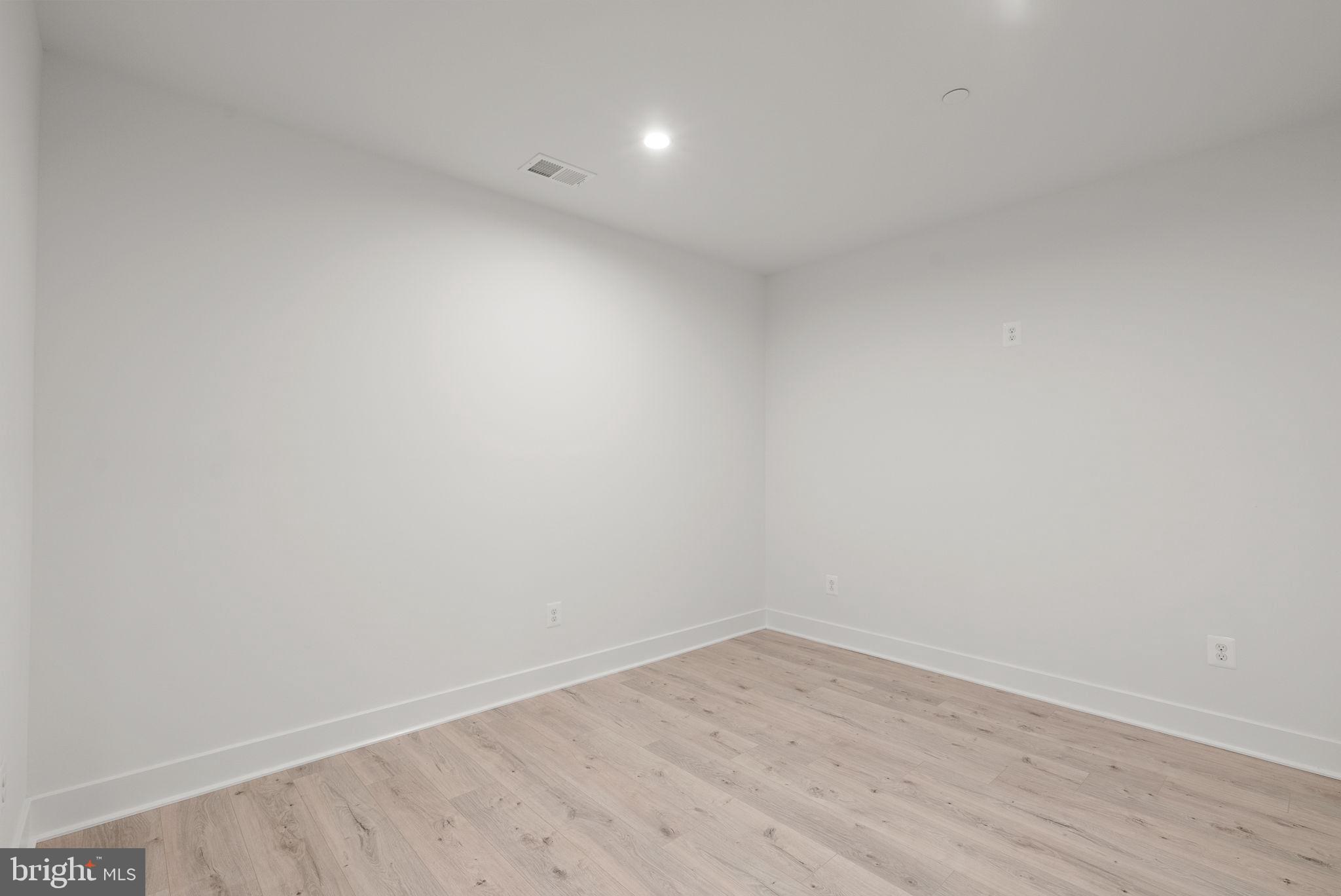 WESTBARD SQUARE - Residential