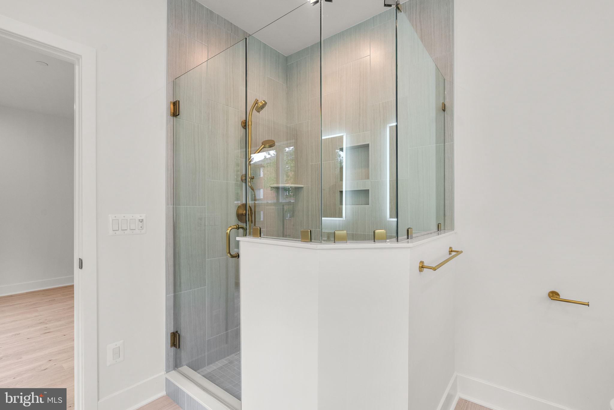 WESTBARD SQUARE - Residential