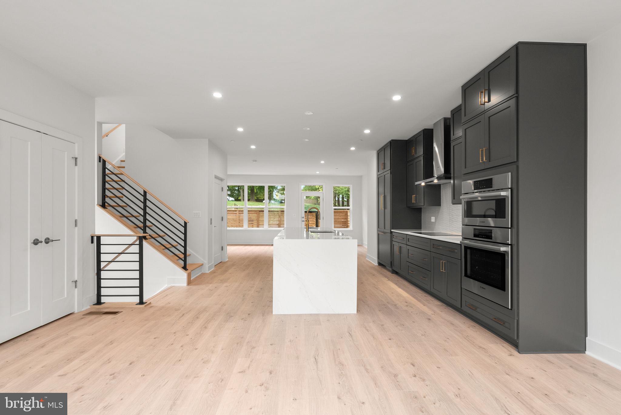 WESTBARD SQUARE - Residential