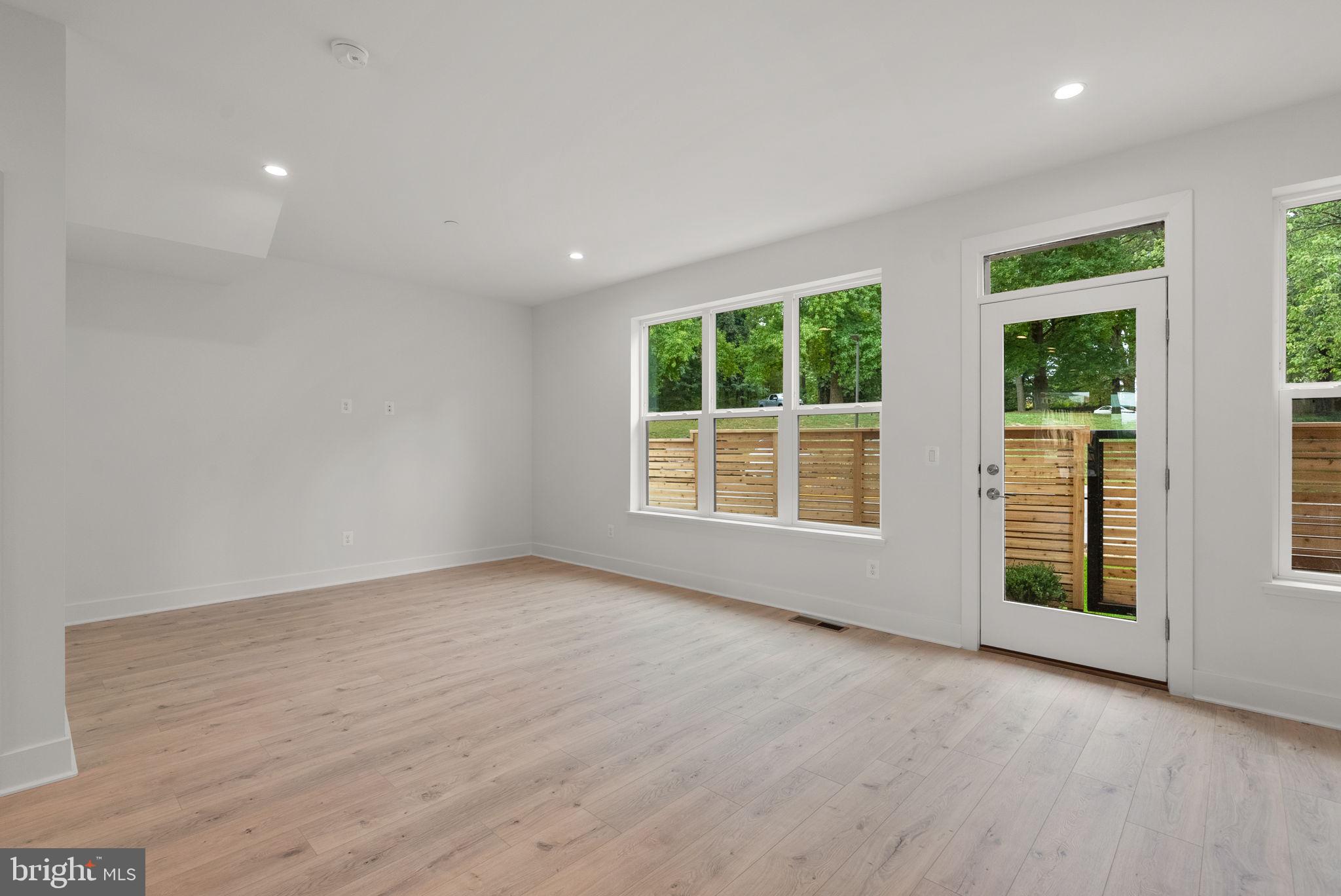 WESTBARD SQUARE - Residential