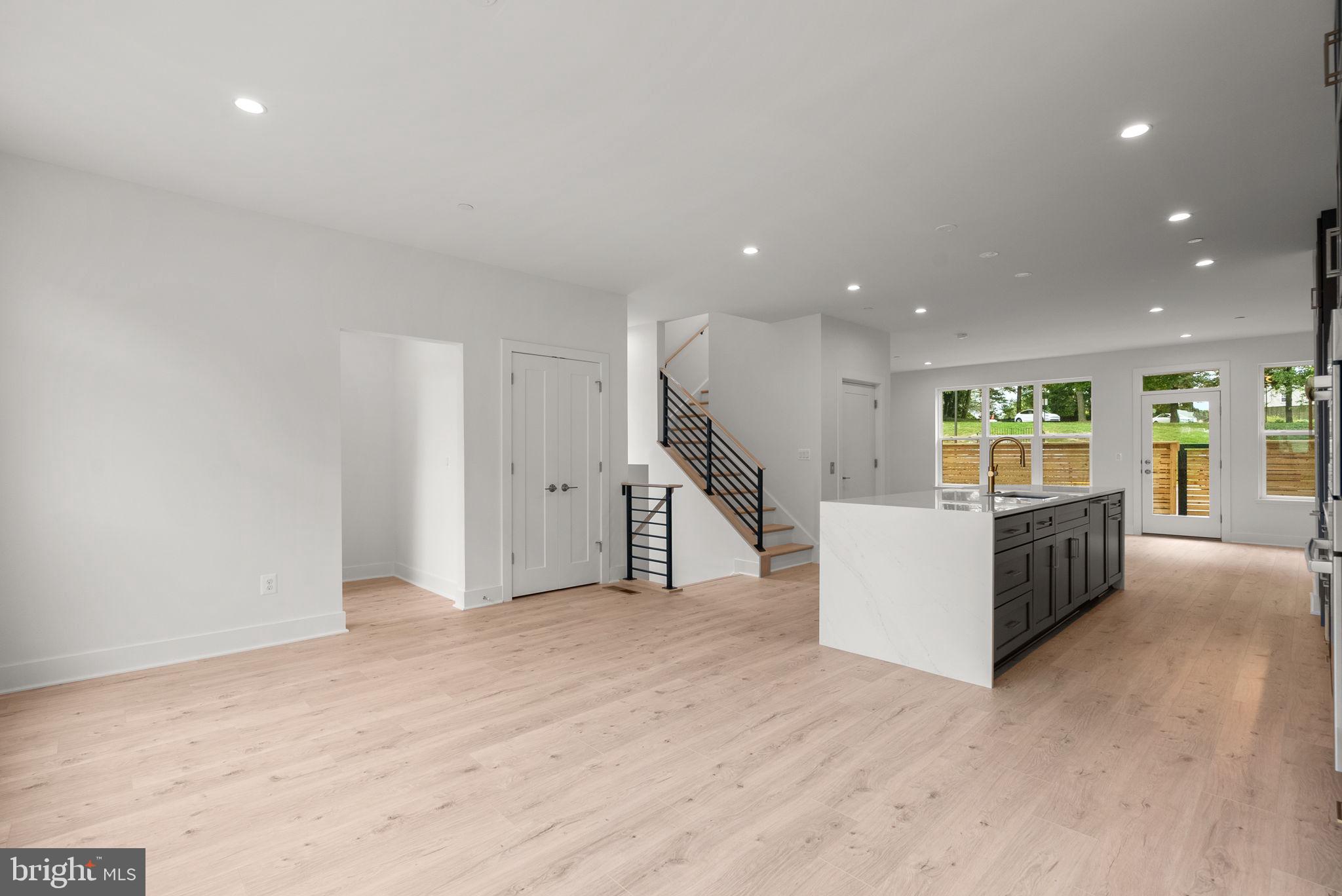 WESTBARD SQUARE - Residential