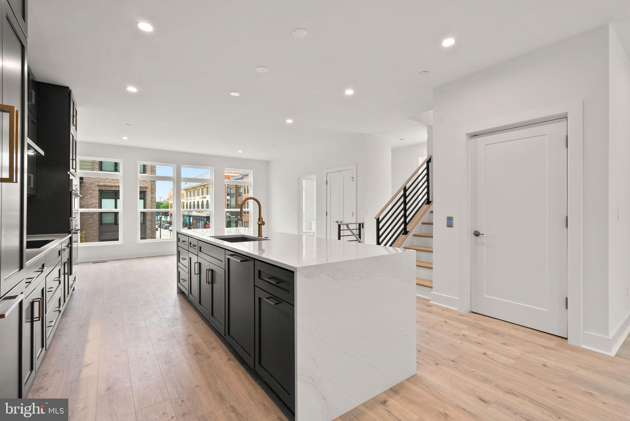 WESTBARD SQUARE - Residential