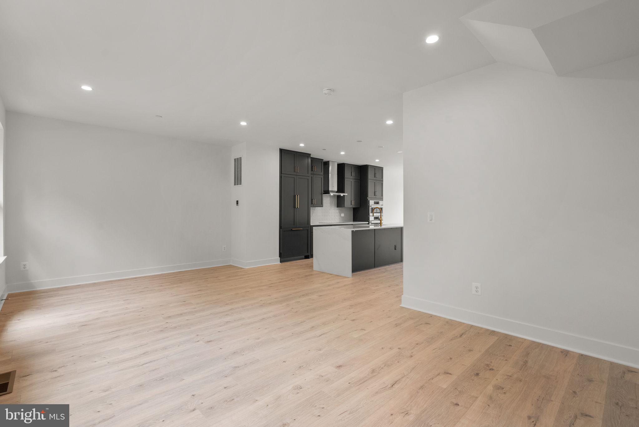 WESTBARD SQUARE - Residential