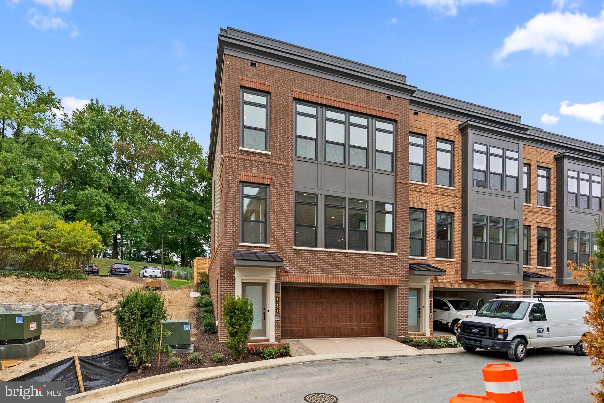 WESTBARD SQUARE - Residential