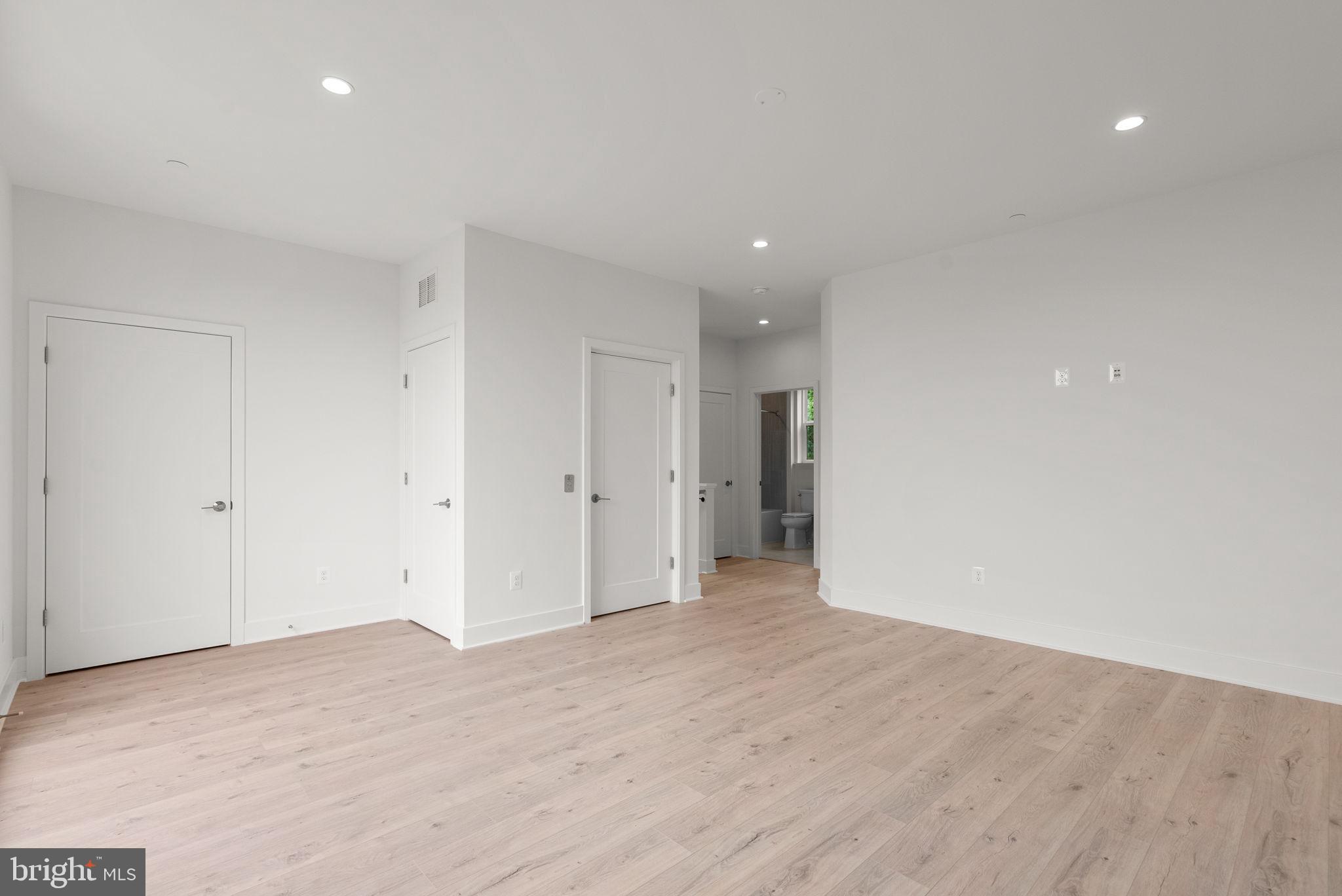 WESTBARD SQUARE - Residential