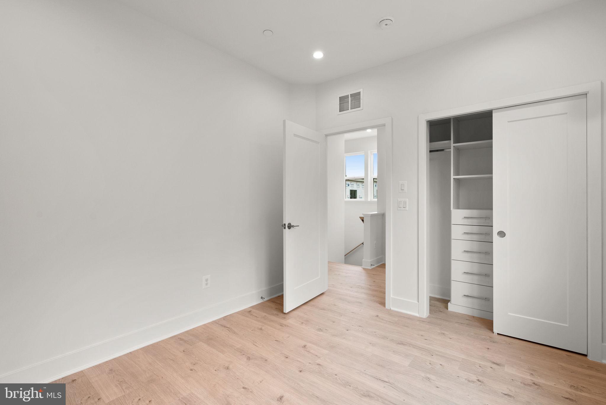 WESTBARD SQUARE - Residential