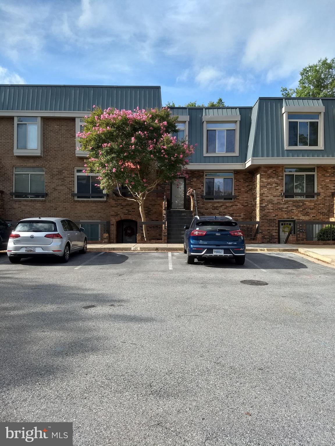 1751 S HAYES STREET 2