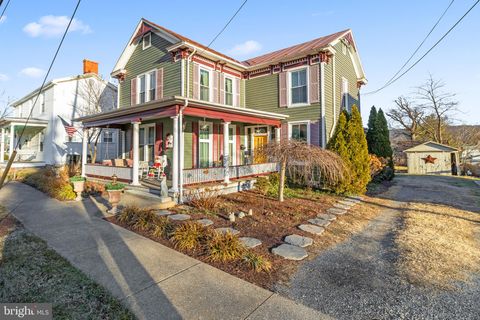 207 S MUHLENBERG STREET WOODSTOCK VA 22664