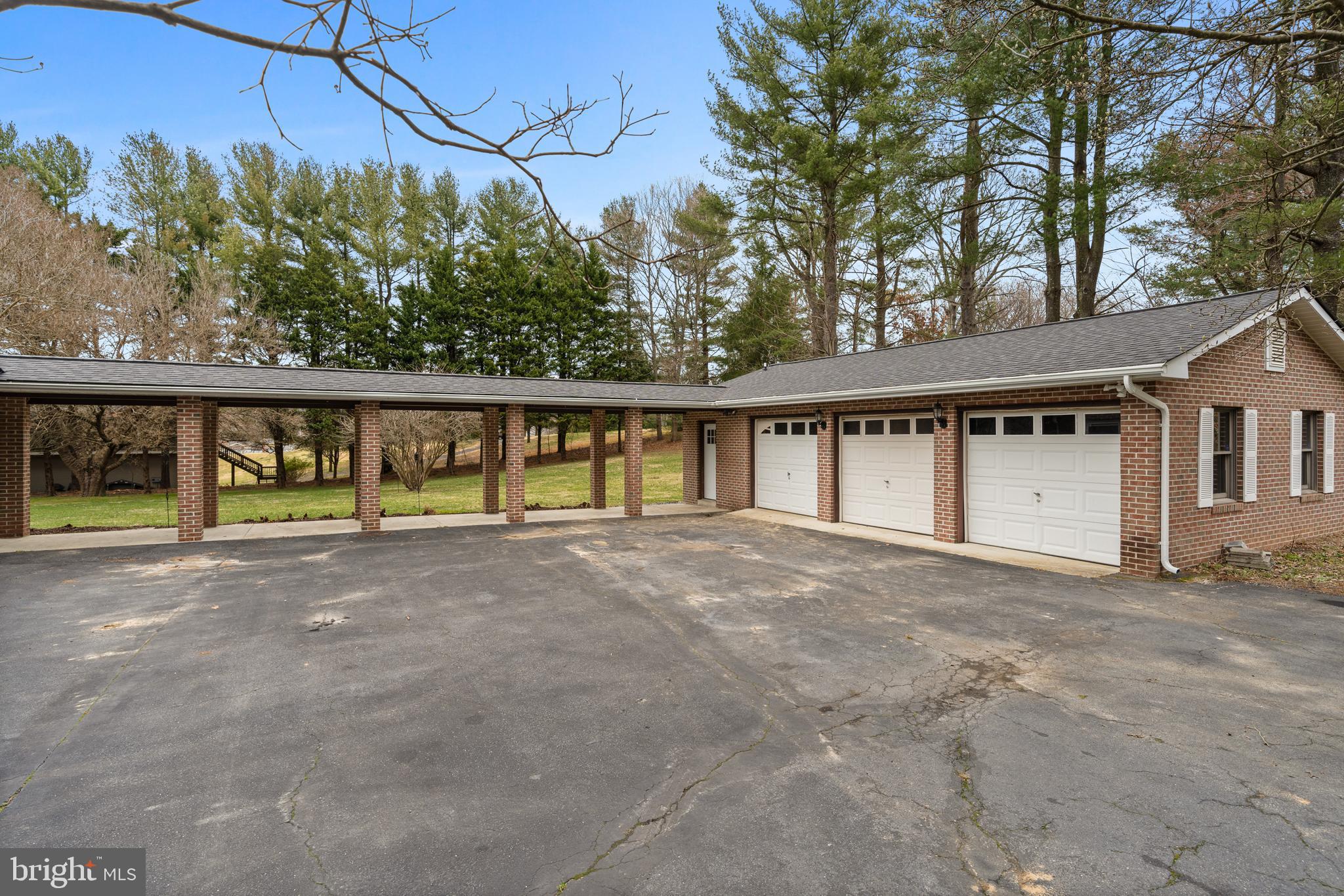 STONE FARM - Residential