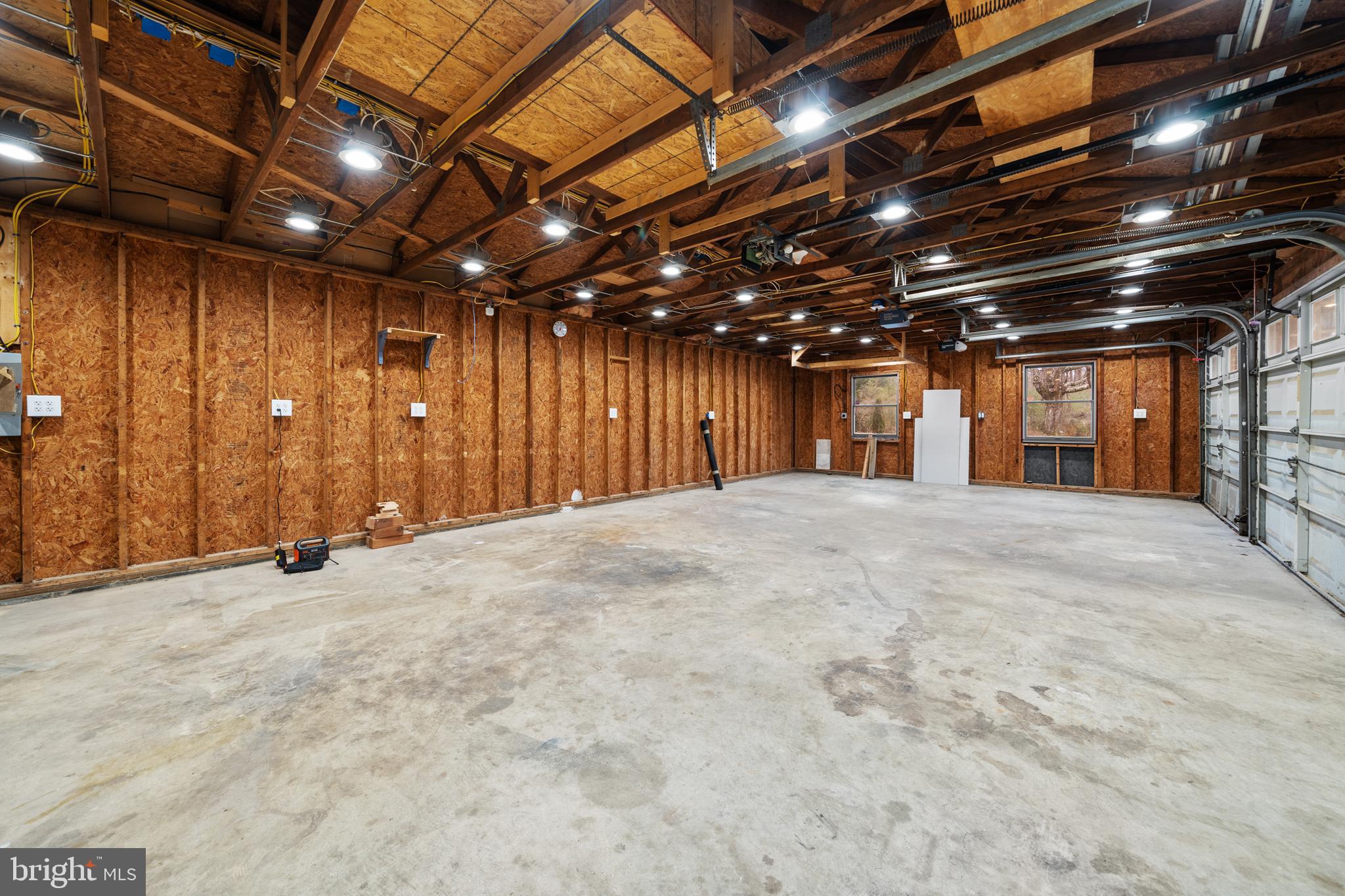 STONE FARM - Residential