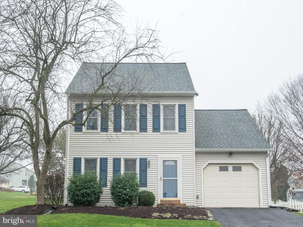 Photo of 812 KINGS ARMS LN, LANCASTER, PA 17602 (MLS # PALA2028620)