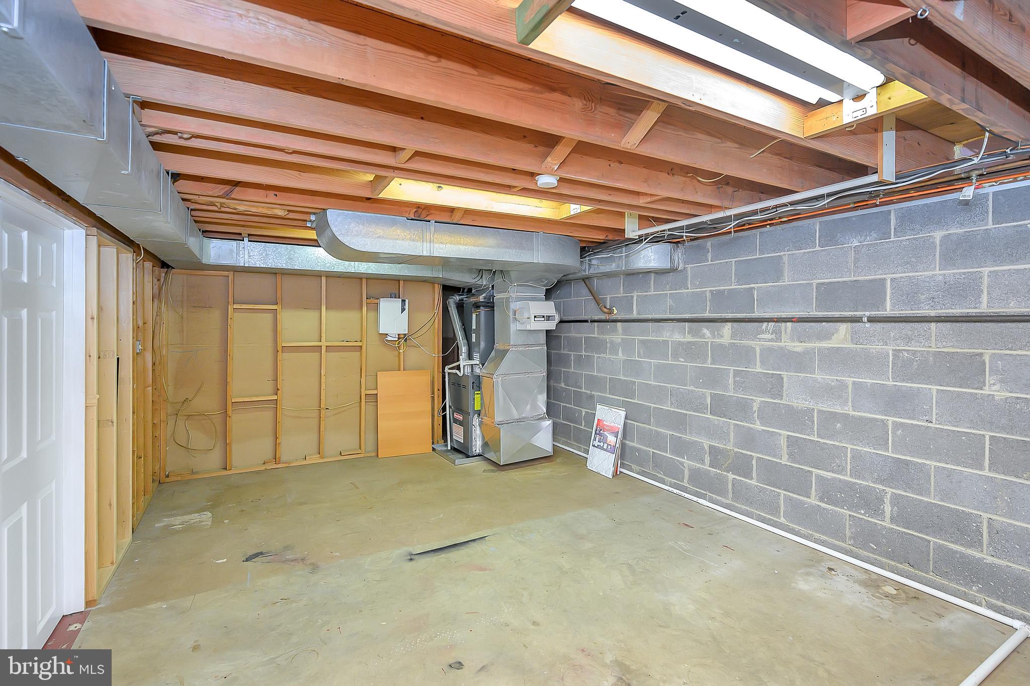 NORTH FERRY FARMS - Residential