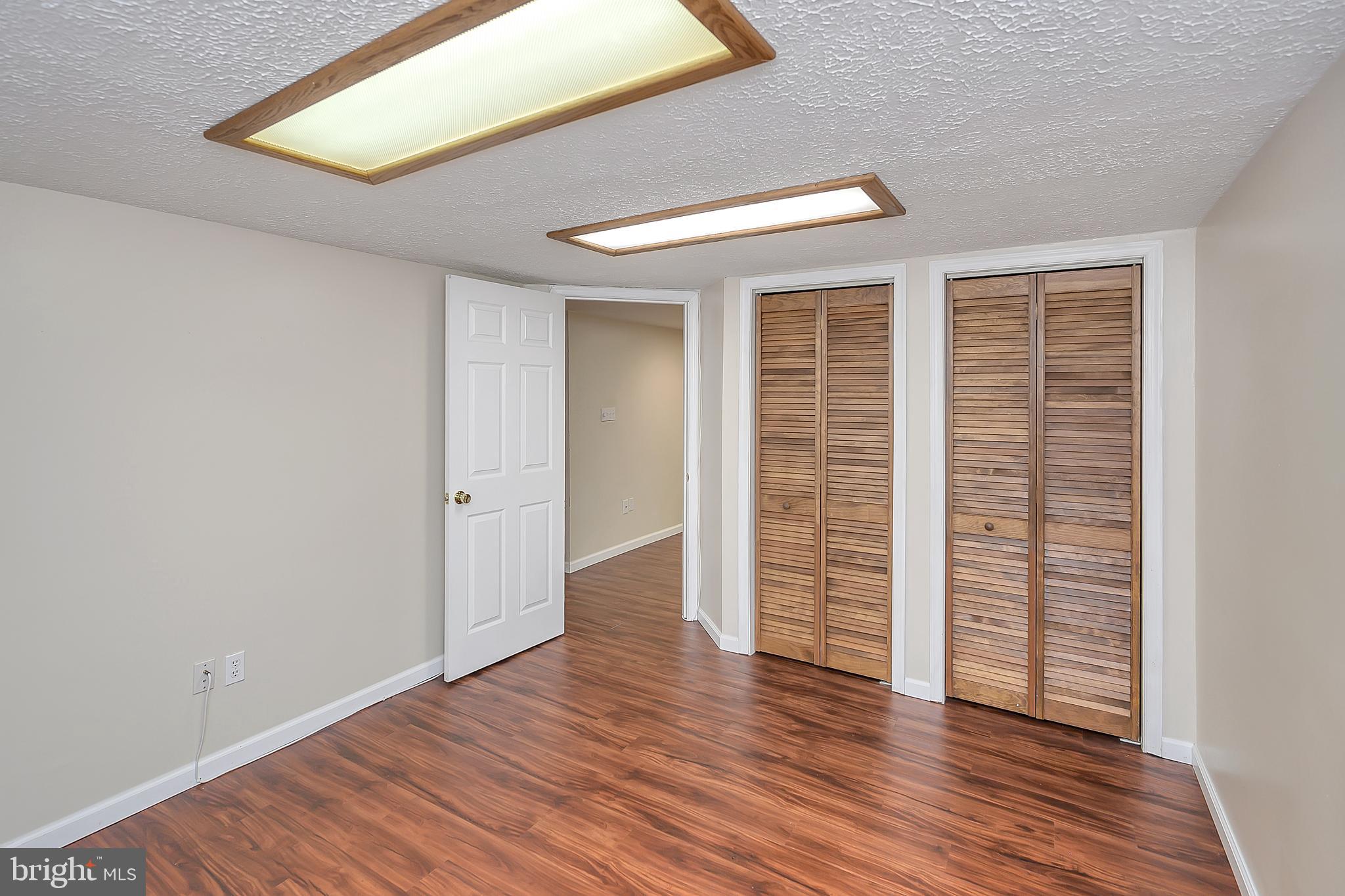 NORTH FERRY FARMS - Residential