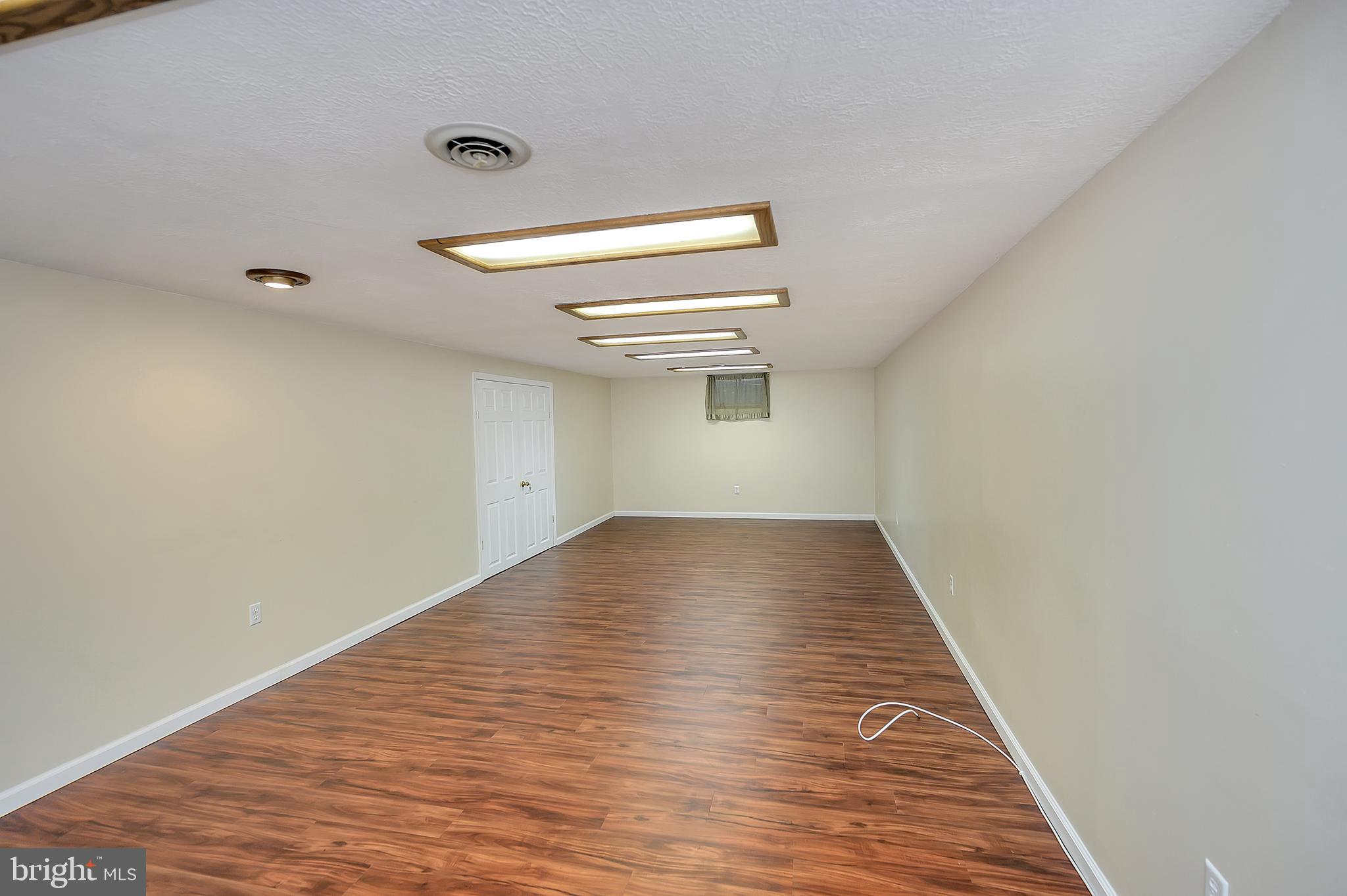 NORTH FERRY FARMS - Residential