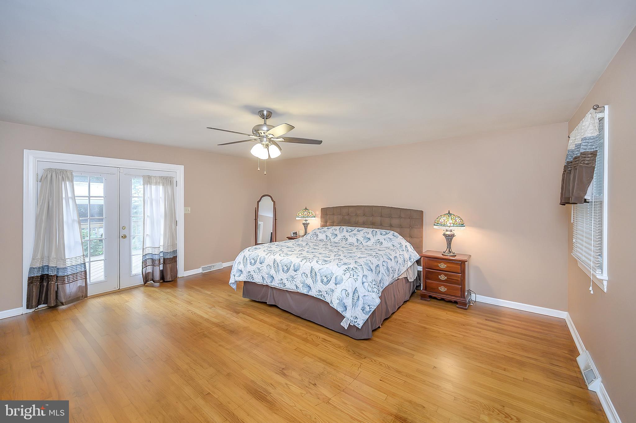 NORTH FERRY FARMS - Residential