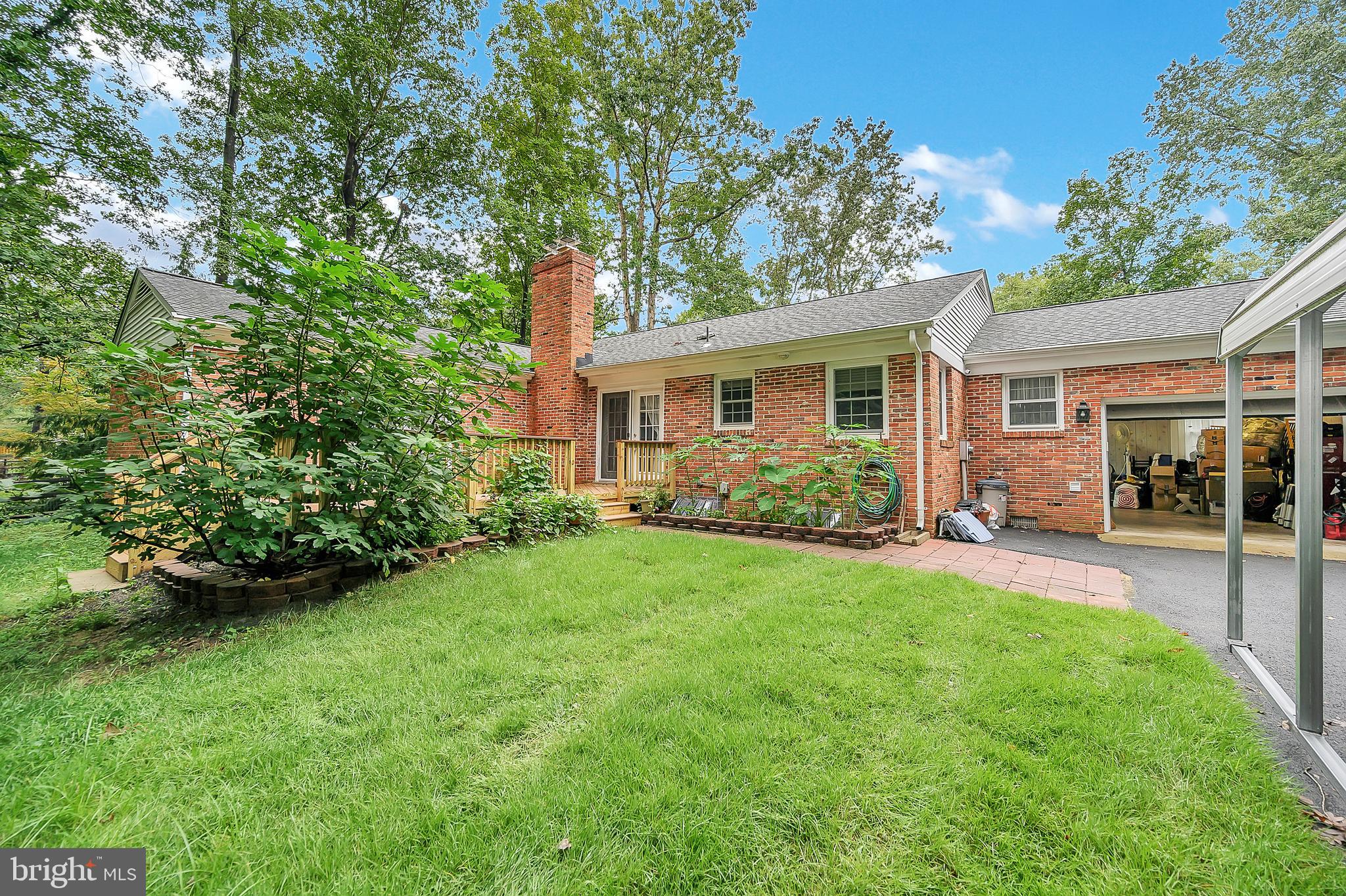 NORTH FERRY FARMS - Residential