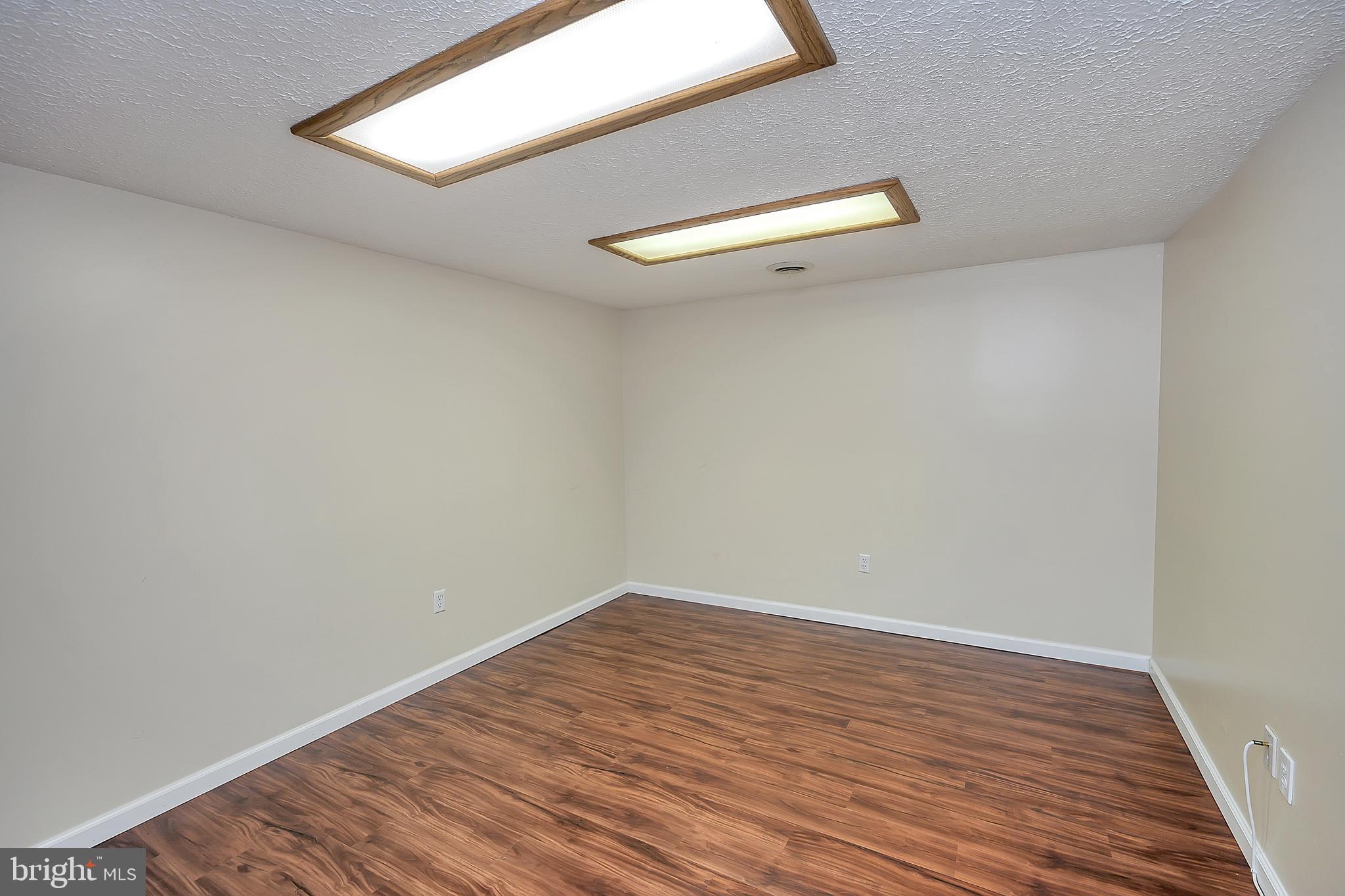 NORTH FERRY FARMS - Residential