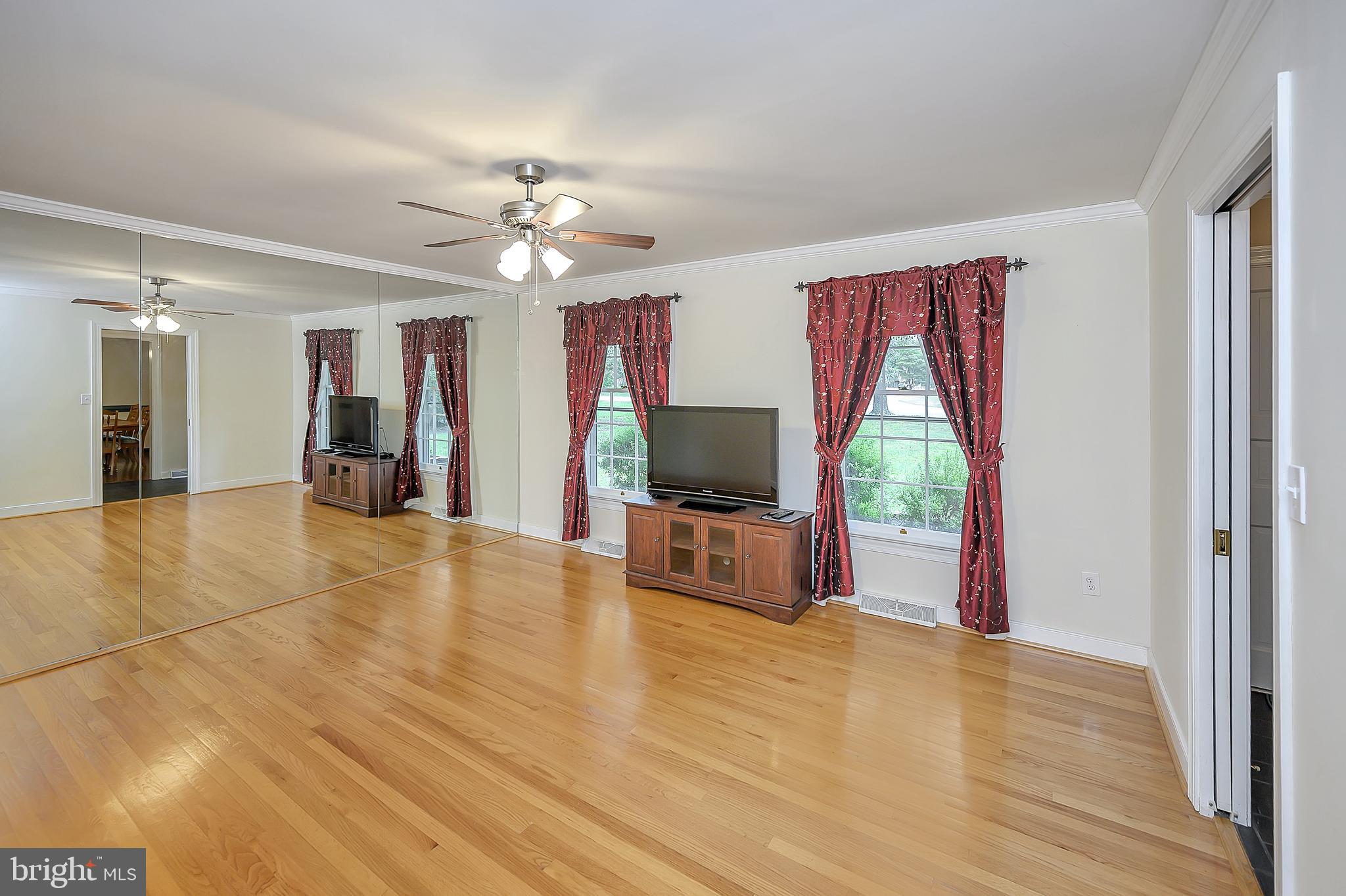 NORTH FERRY FARMS - Residential