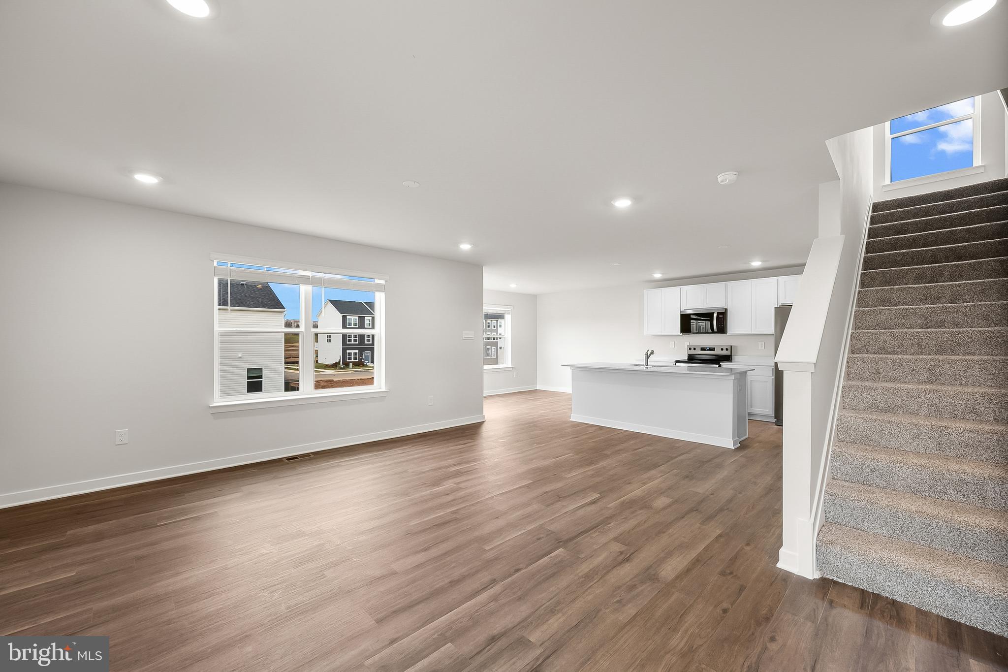 RIVERPOINTE - Residential