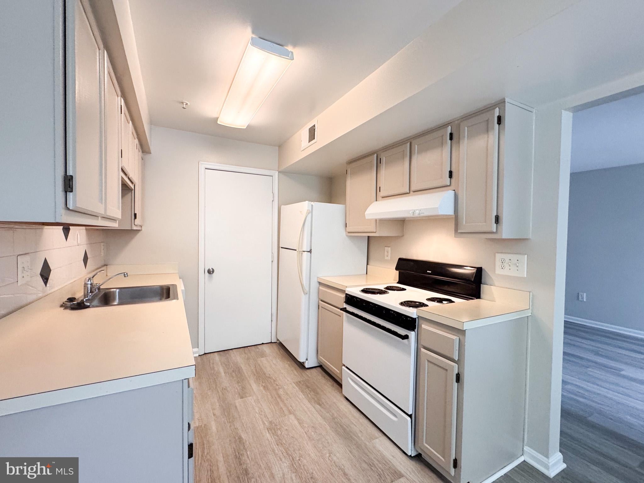 2501 MCVEARY COURT 11