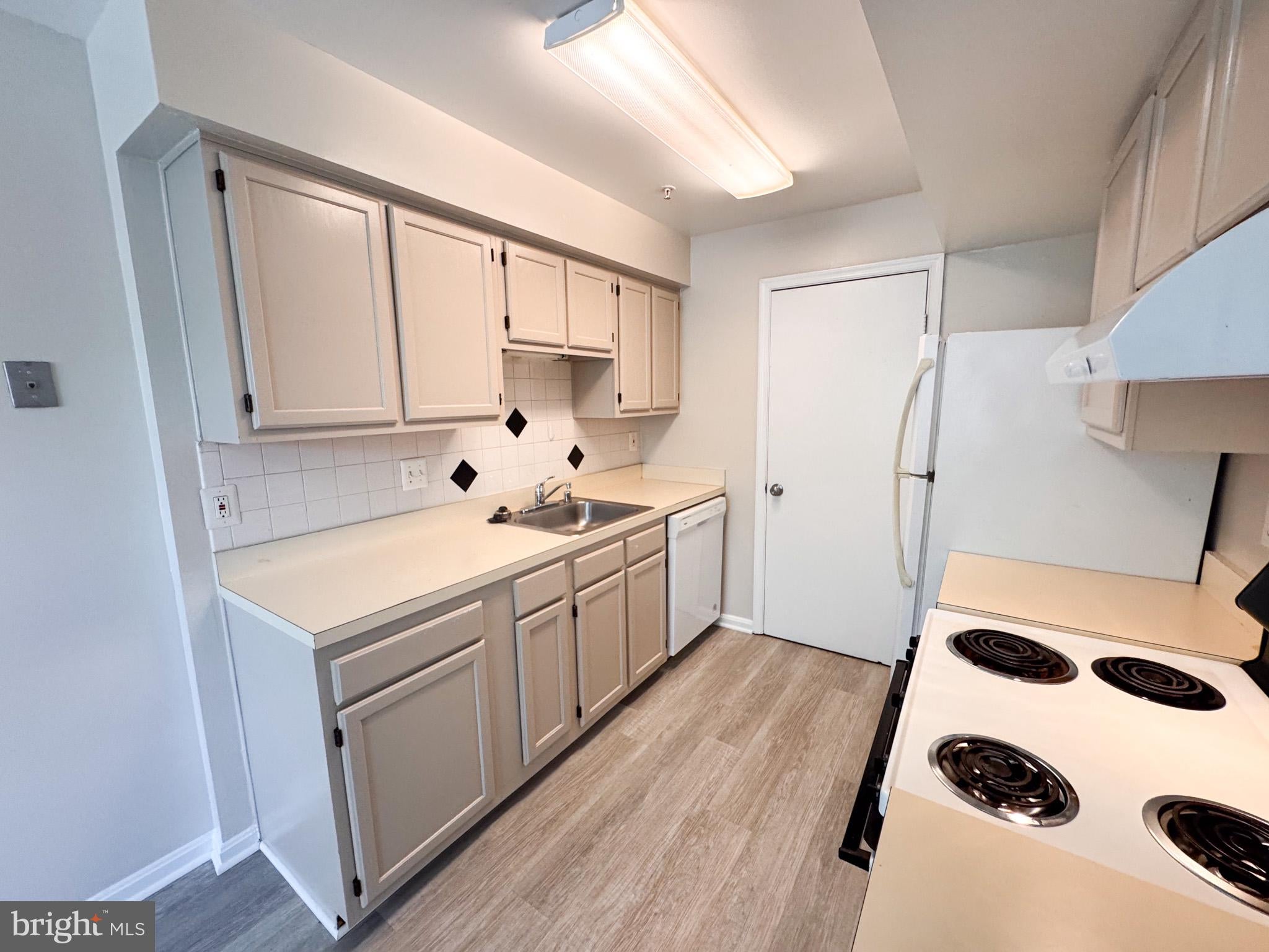 2501 MCVEARY COURT 11