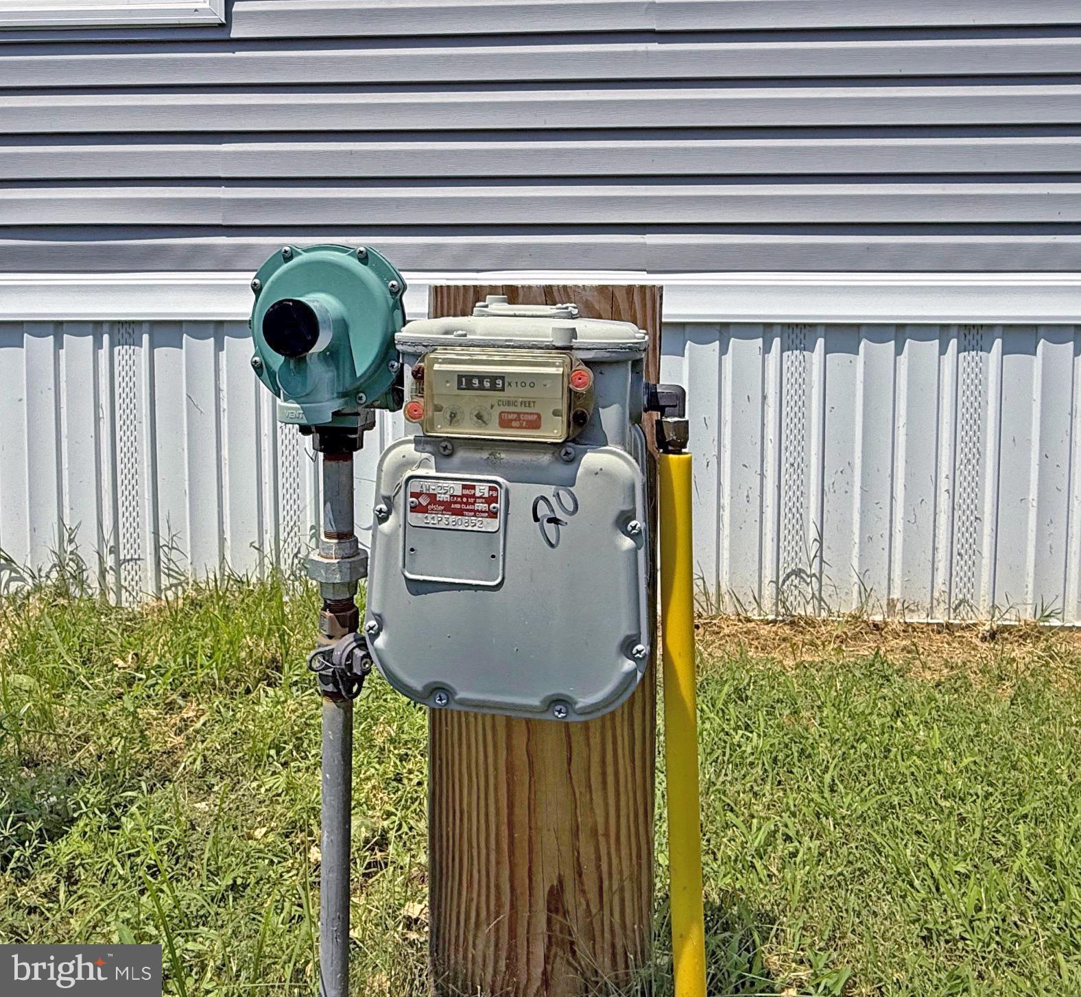 COLONIAL EAST MHP - Residential