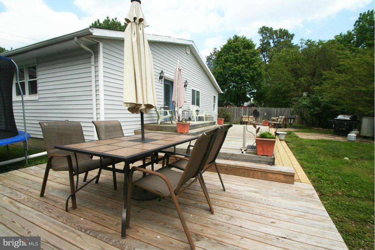 WOODLAND BEACH - Residential