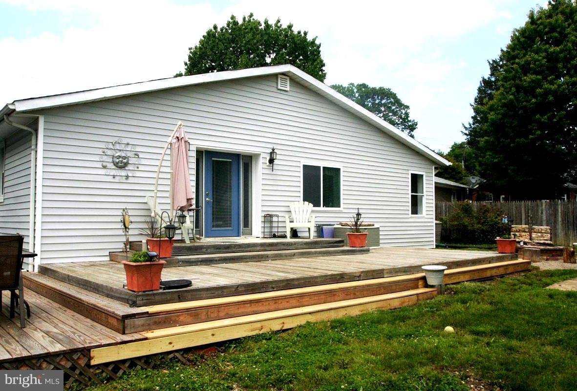 WOODLAND BEACH - Residential