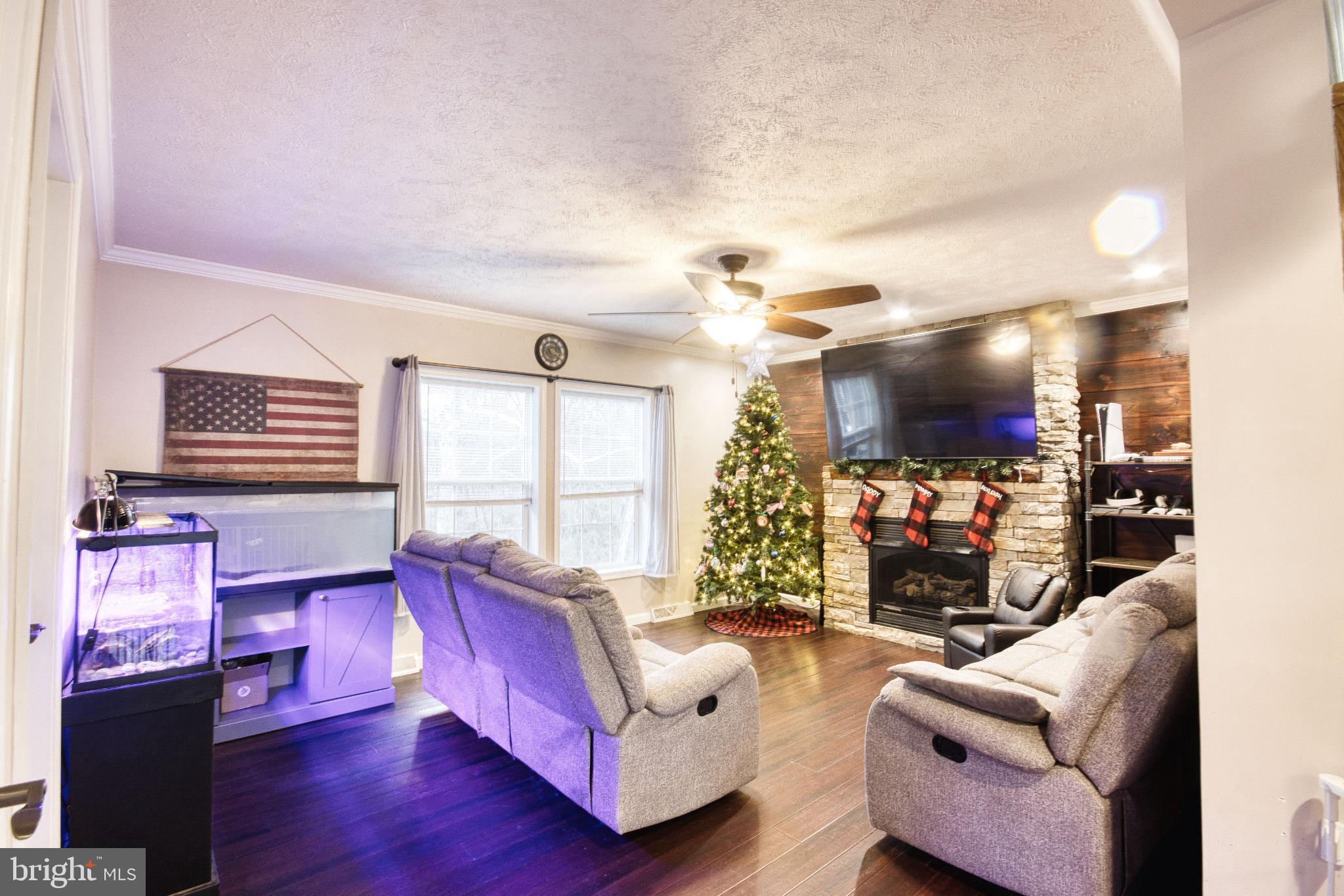 343 DARK HOLLOW ROAD