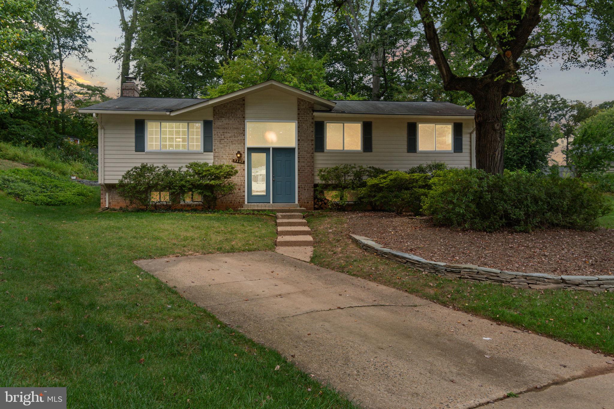 9883 BECKET COURT