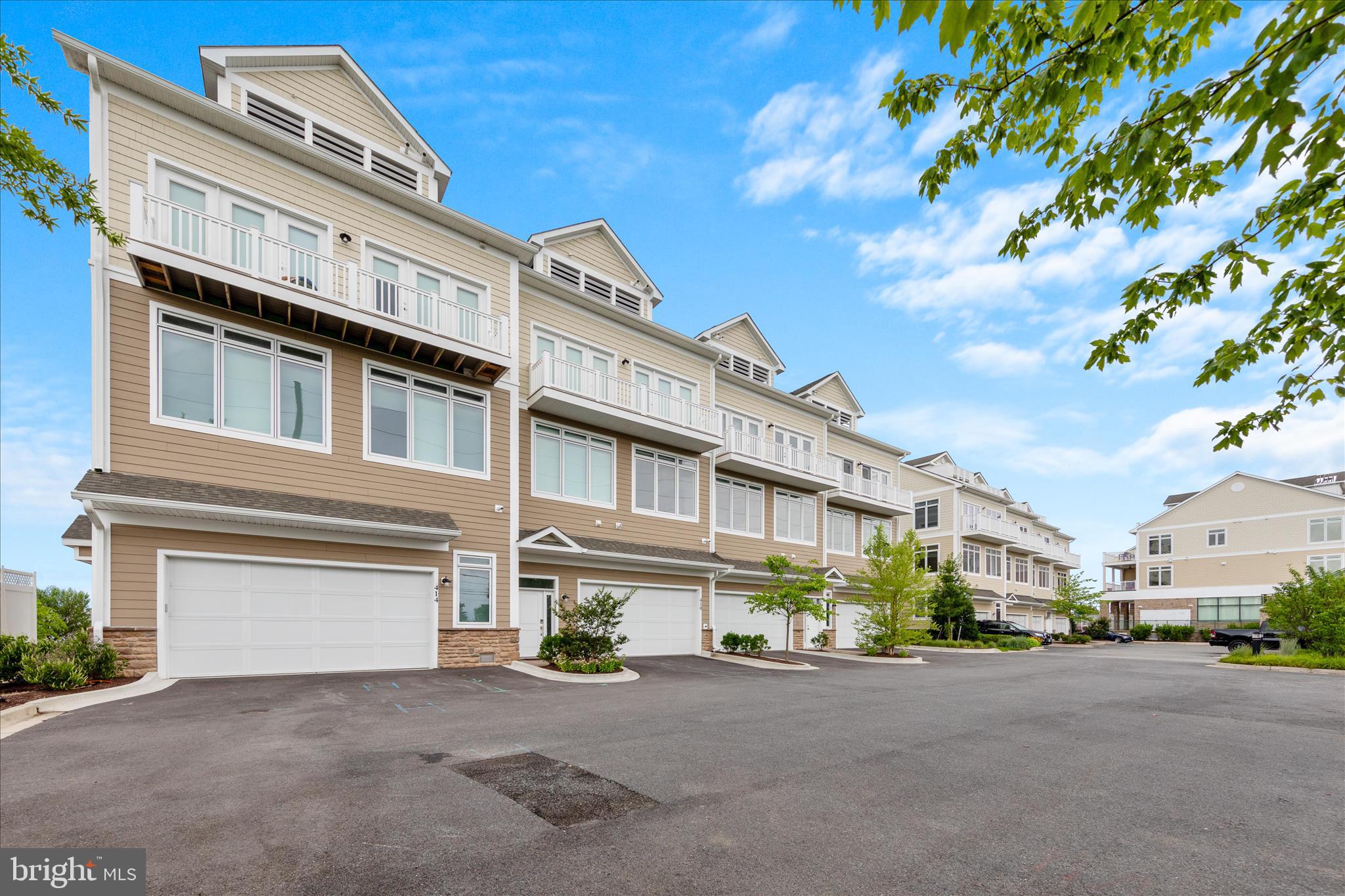 WELLS COVE MARINA & TOWNHOMES - Residential