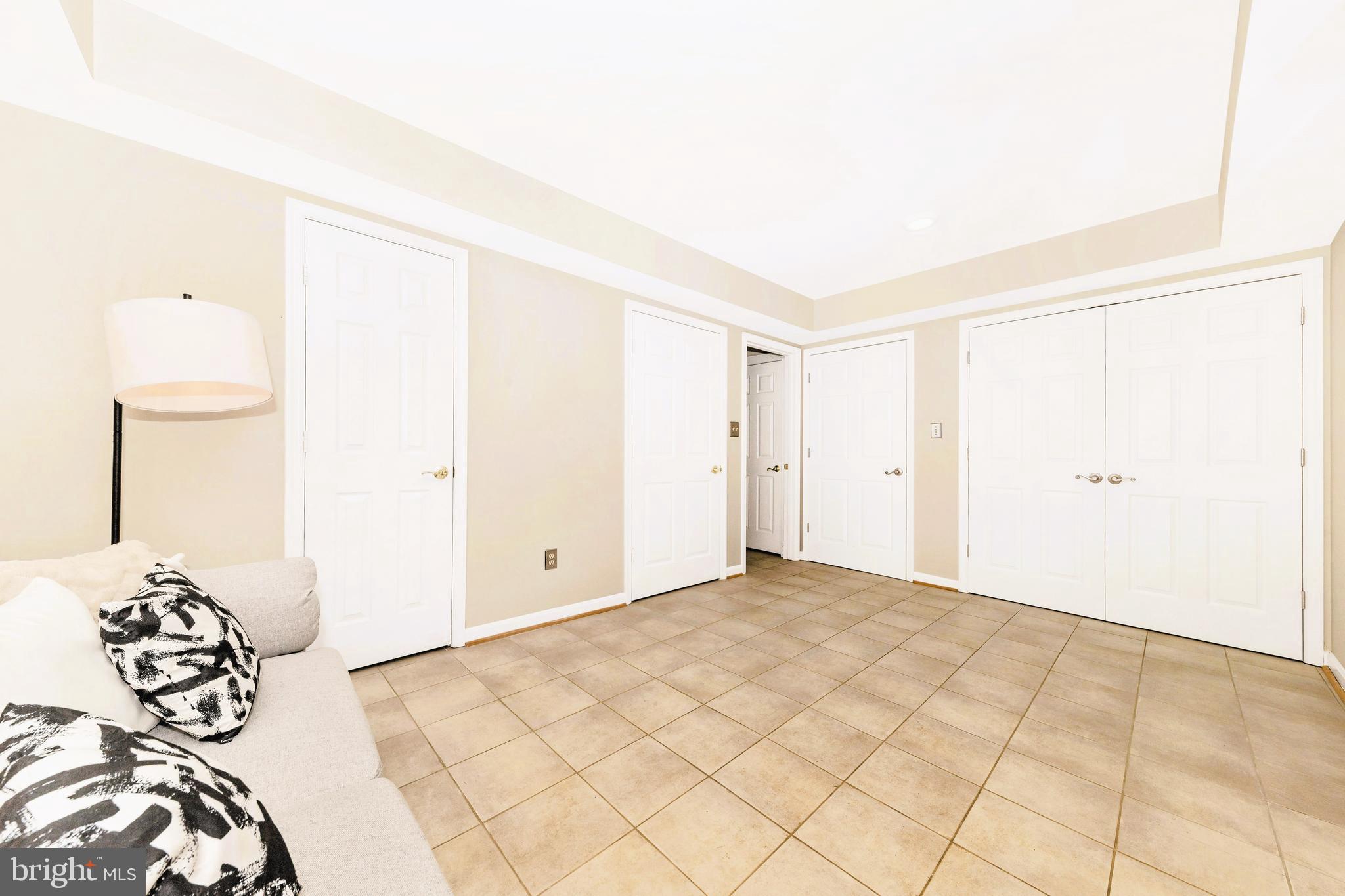 THE CHASE OF FOXCROFT - Residential