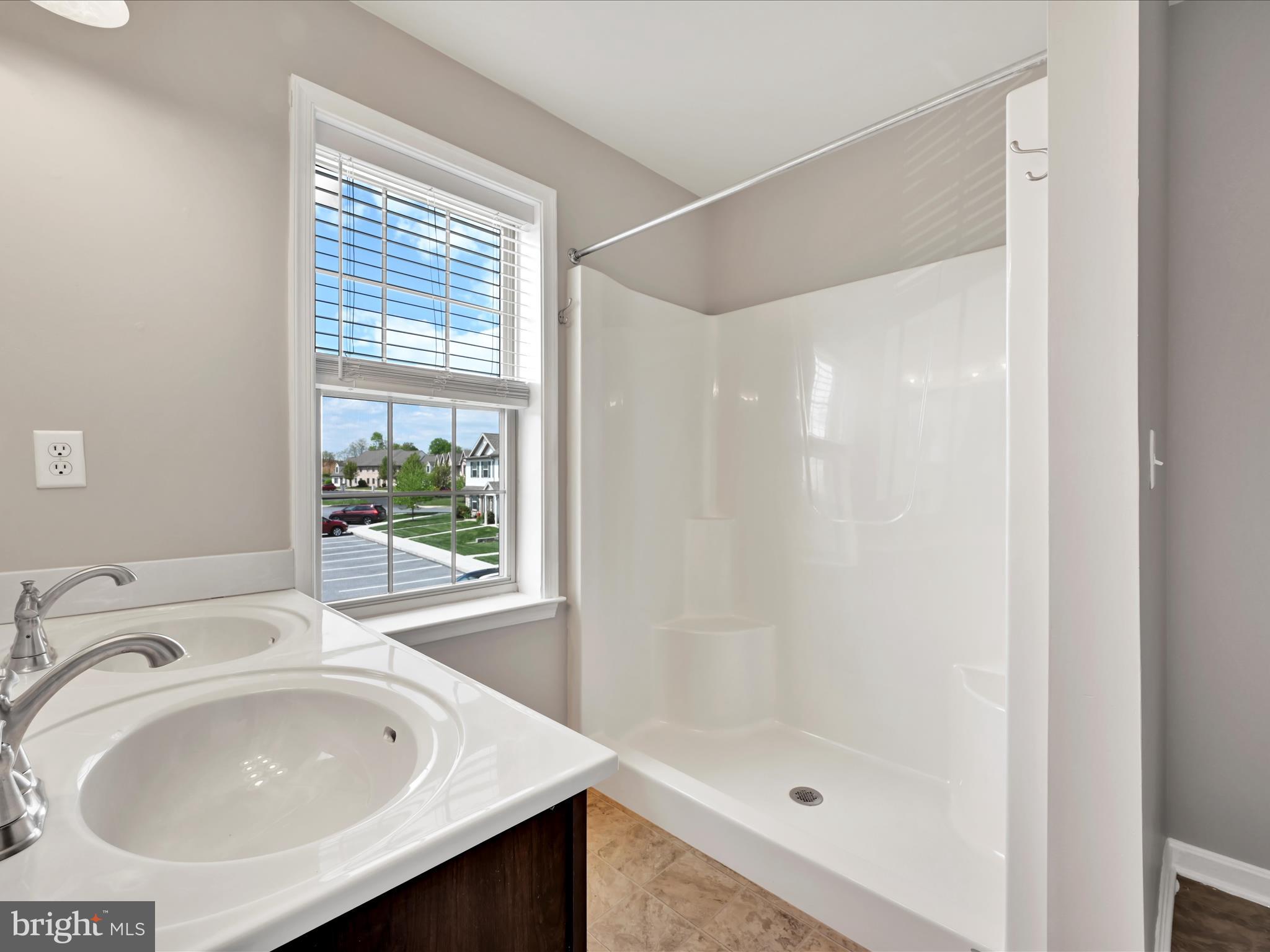 MELBOURNE PLACE - Residential