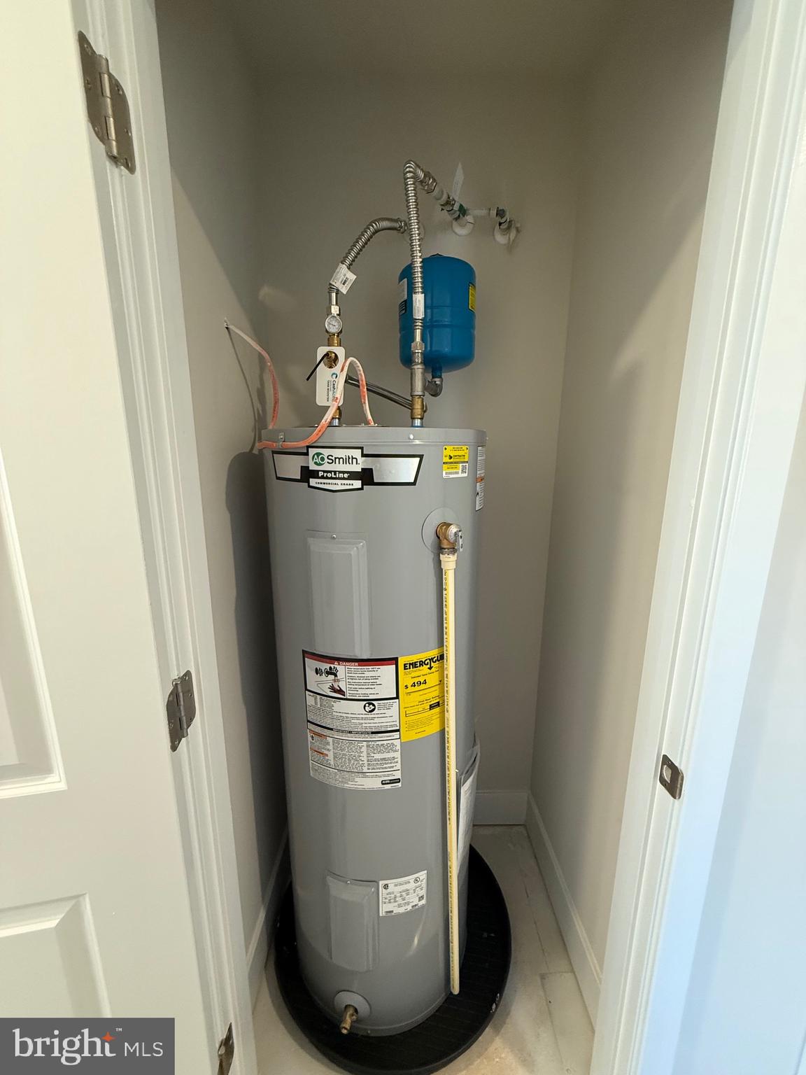 LAKESIDE AT TRAPPE - Residential Lease