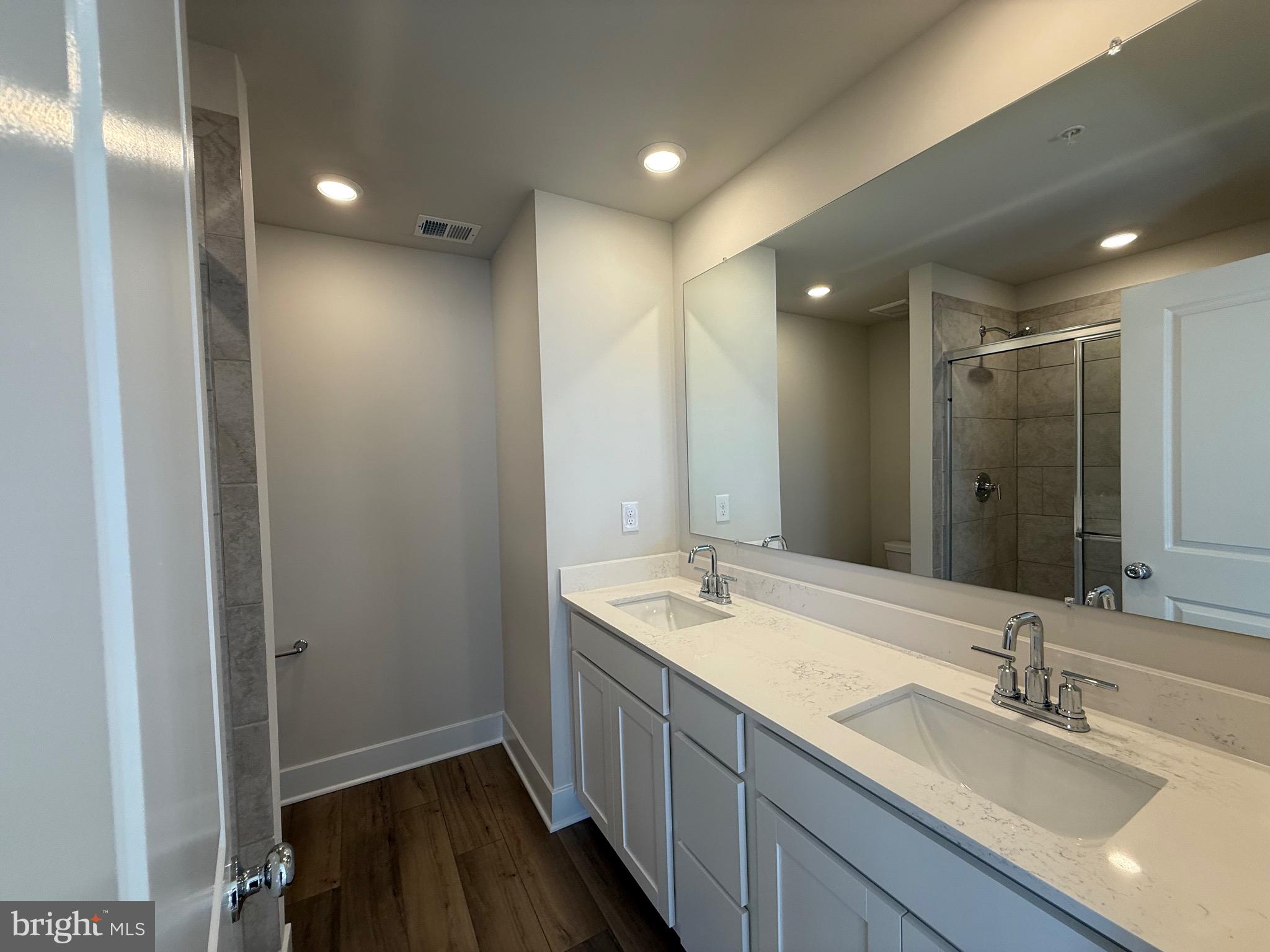 LAKESIDE AT TRAPPE - Residential Lease