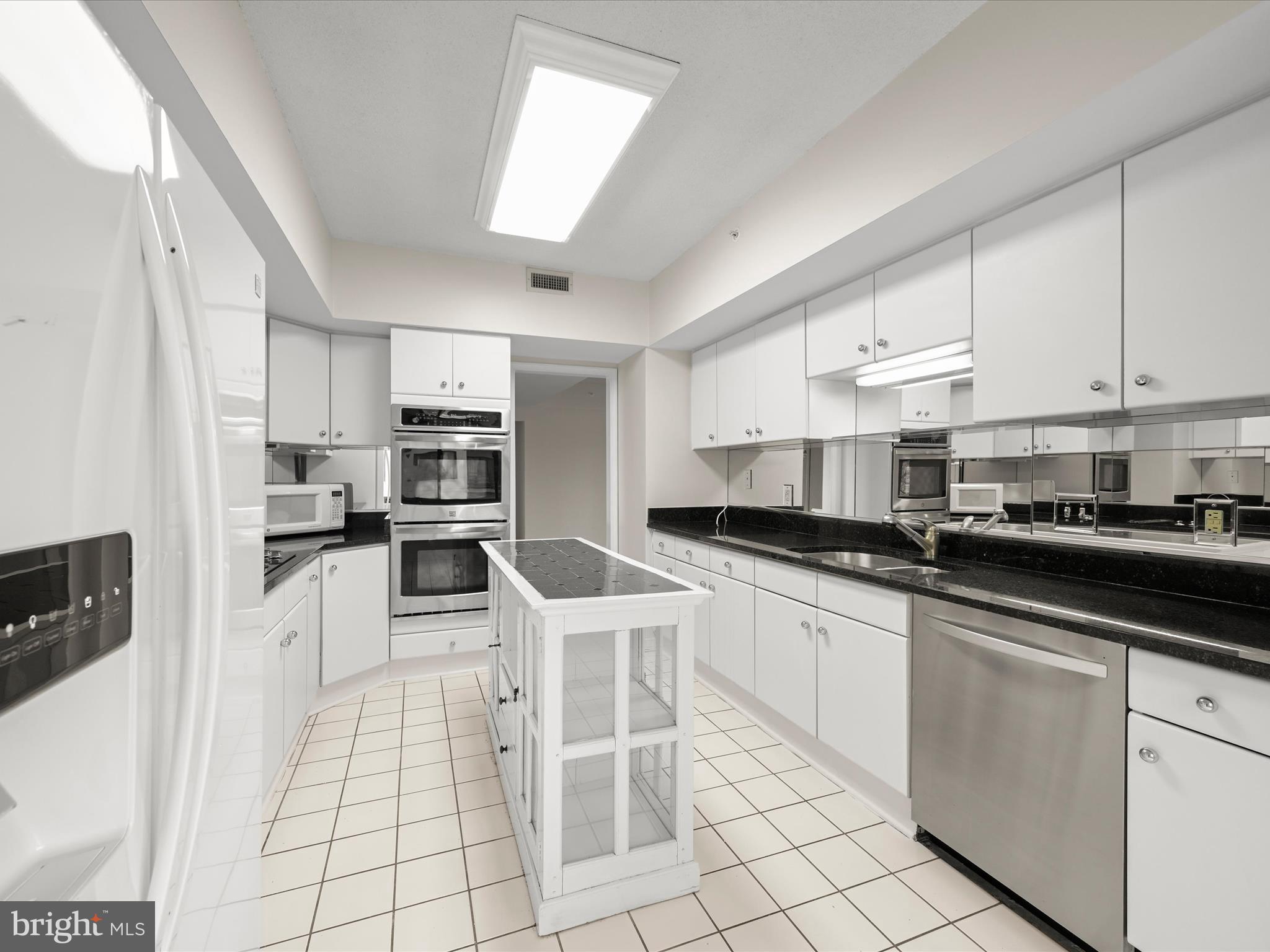 VILLAGE OF WILDE LAKE - Residential