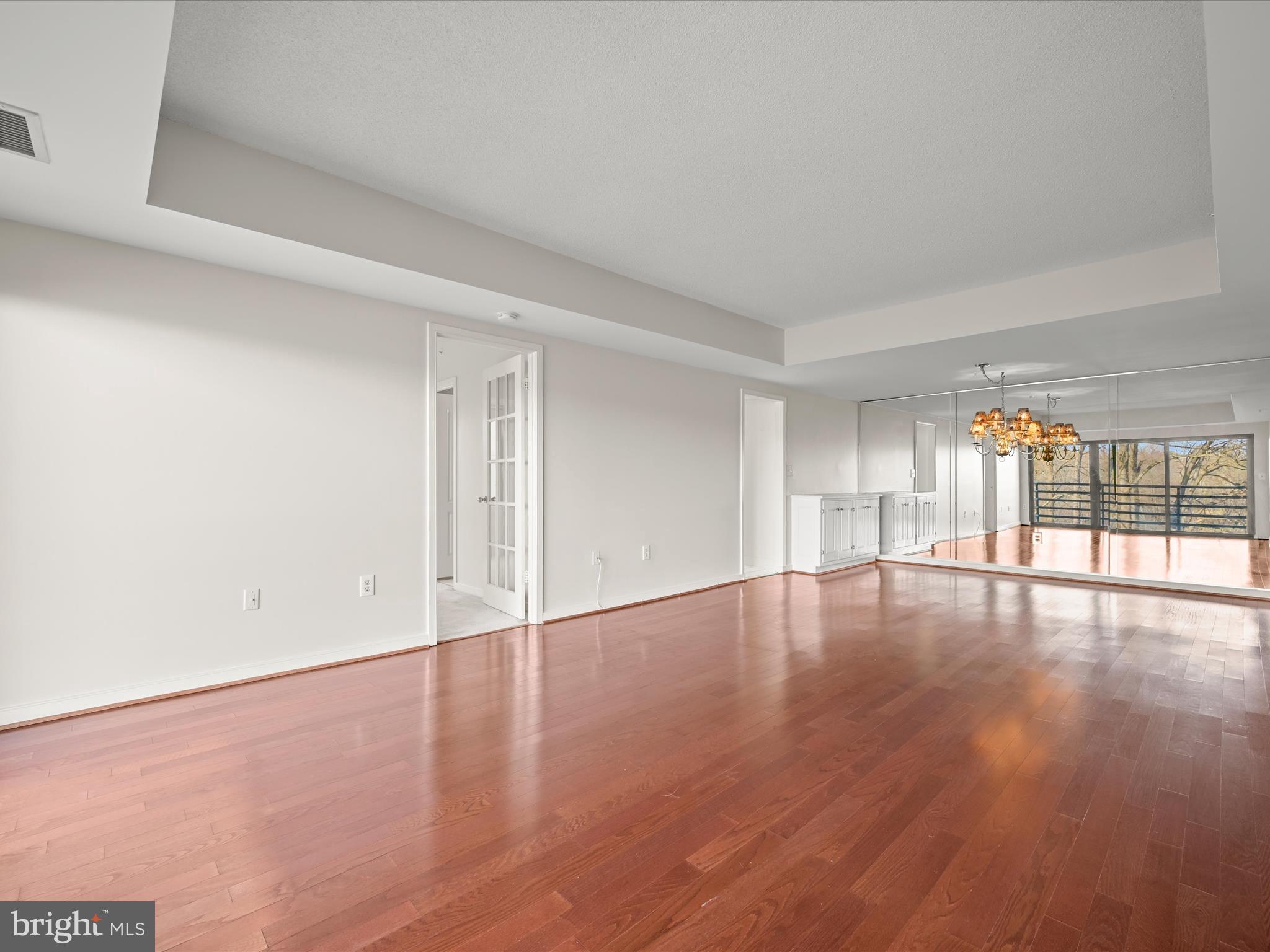 VILLAGE OF WILDE LAKE - Residential