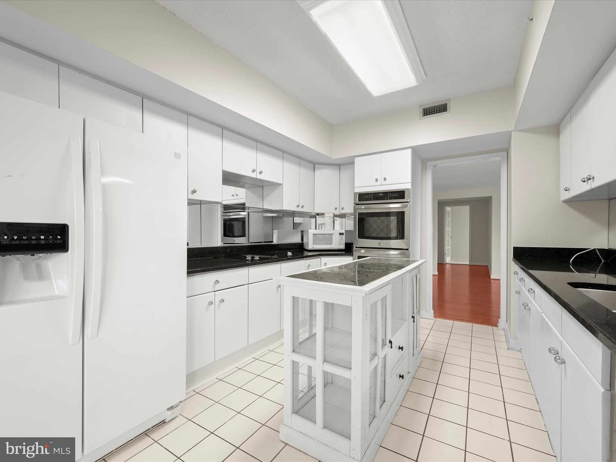 VILLAGE OF WILDE LAKE - Residential