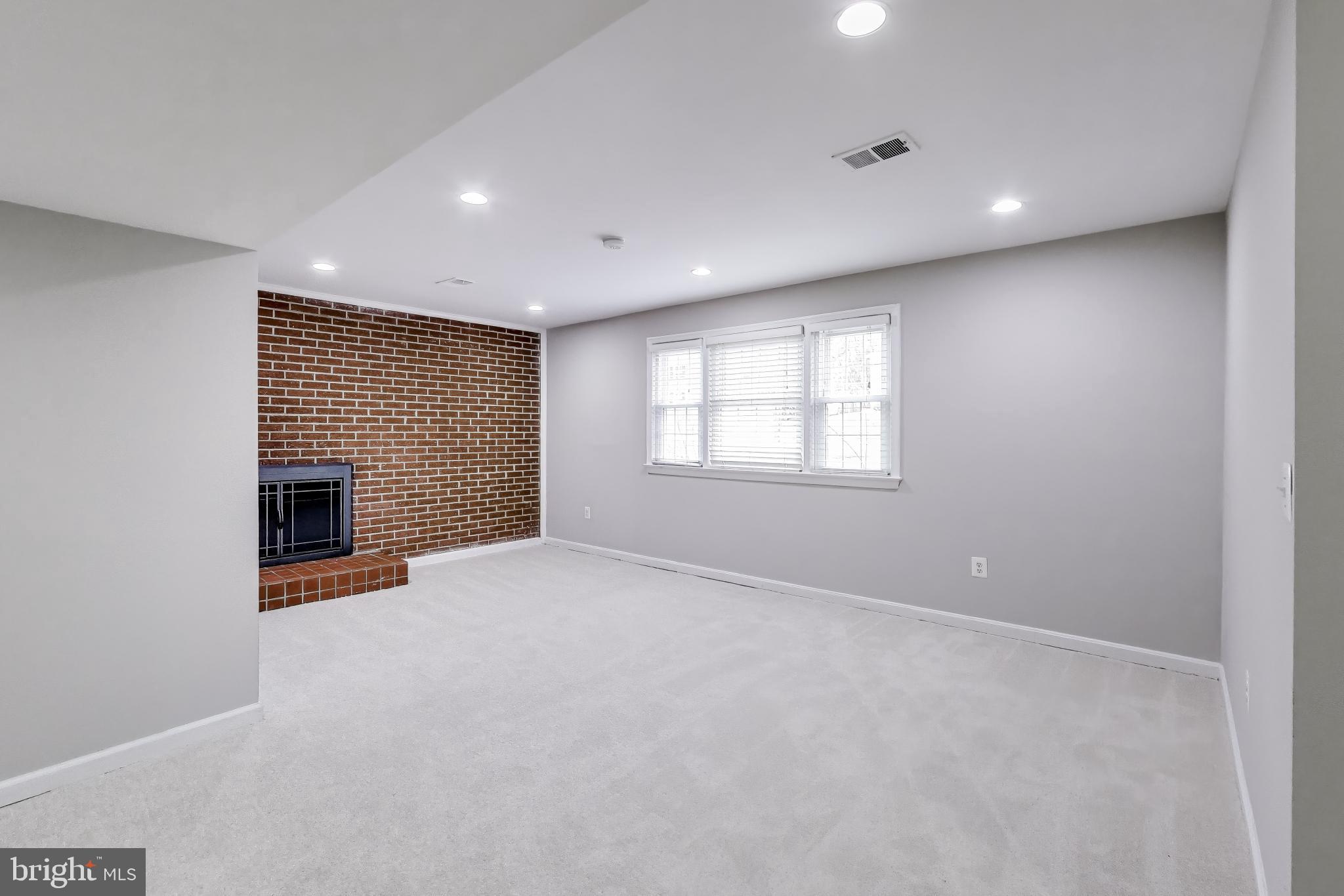 NORTH SPRINGFIELD - Residential