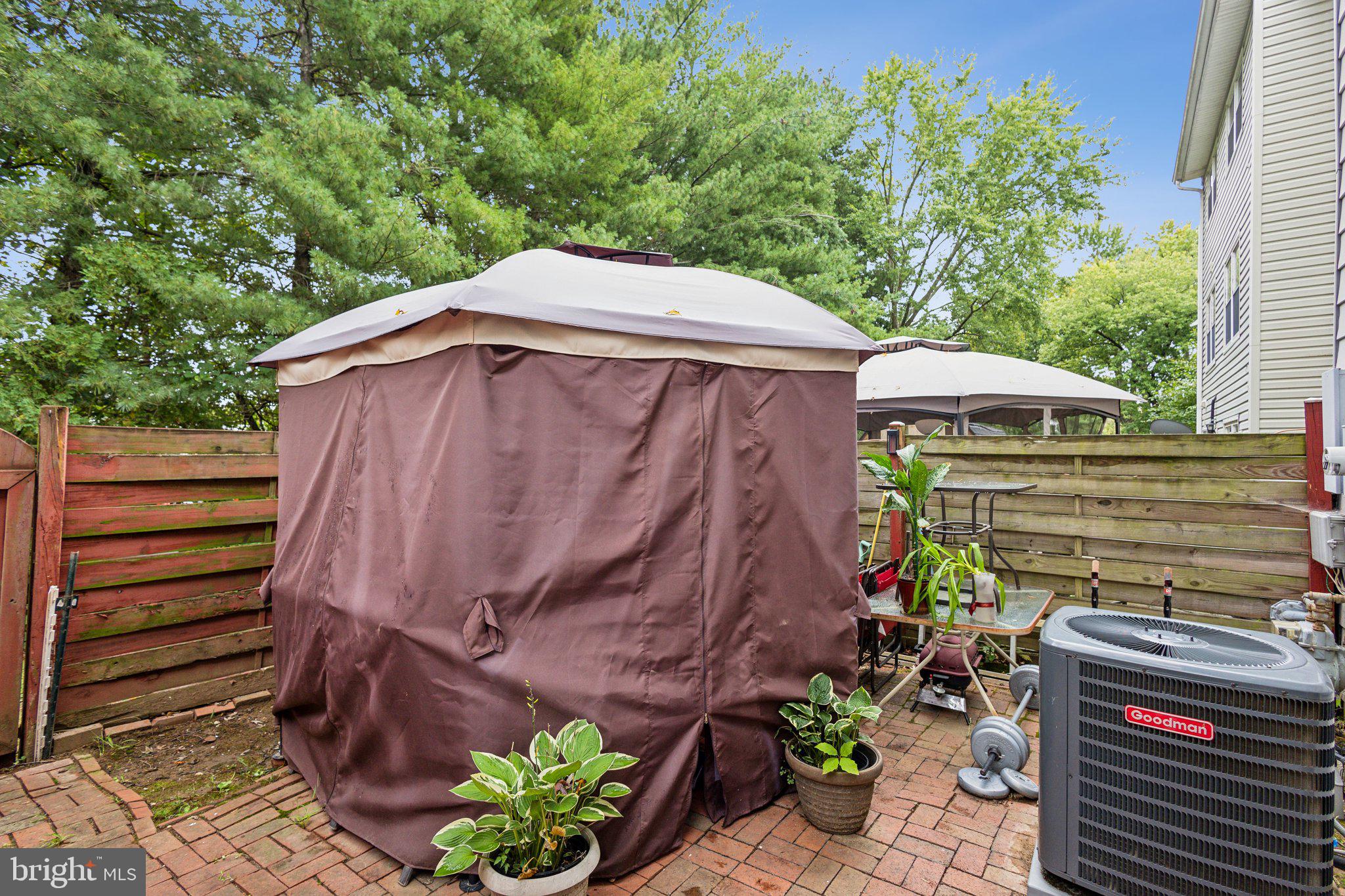 WILLOWBROOK - Residential