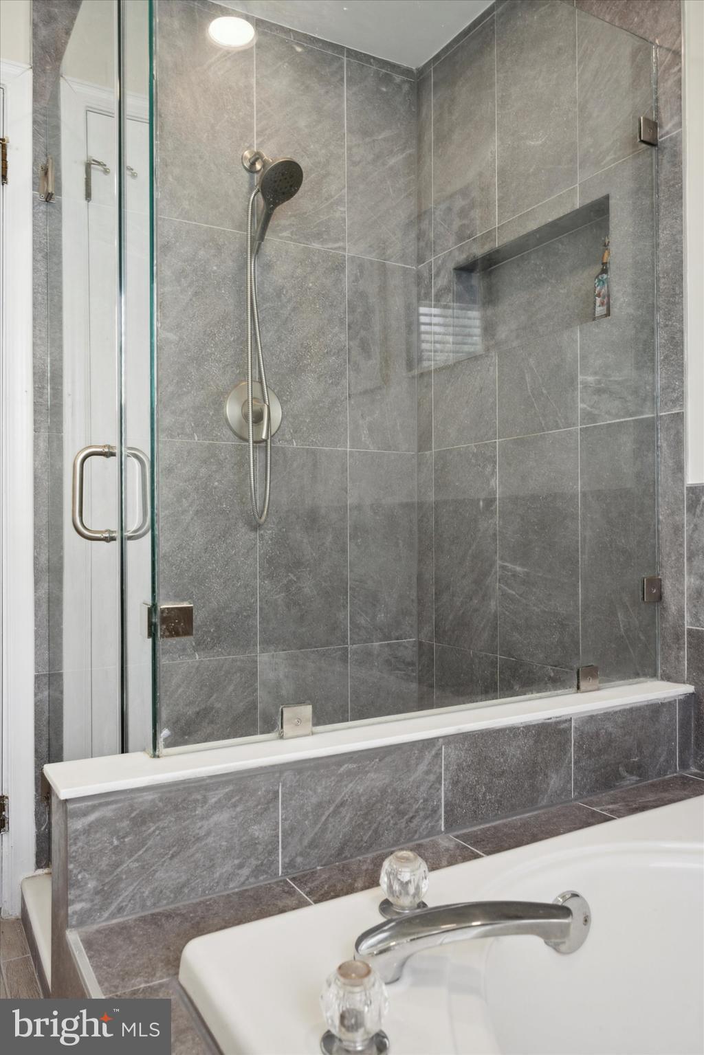 DEER RUN ESTATES - Residential