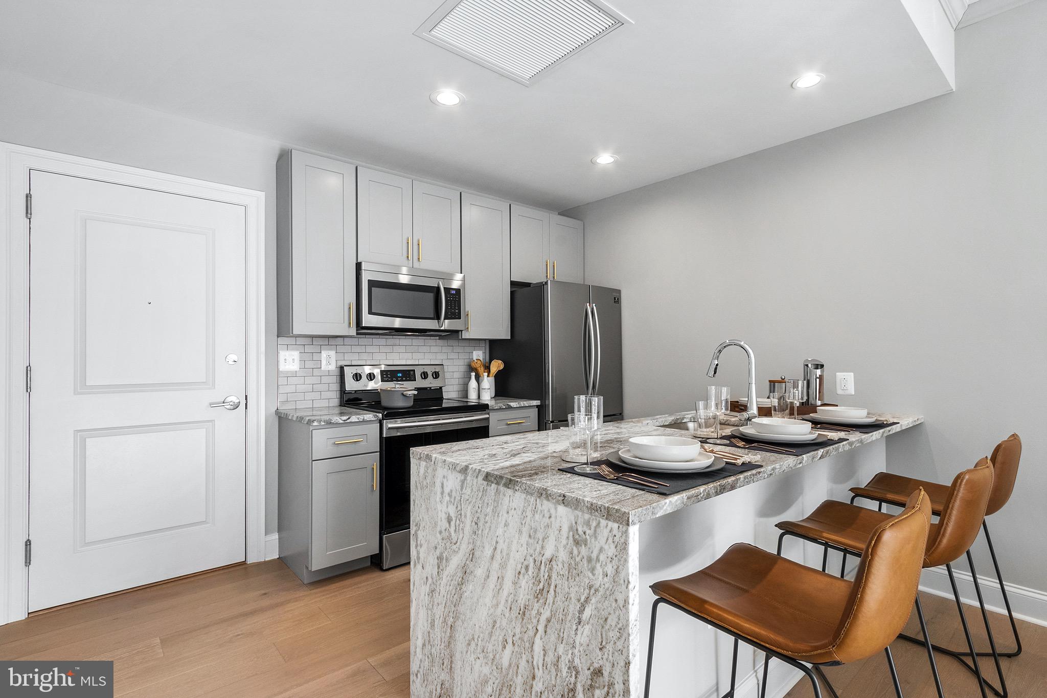 LOGAN SQUARE - Residential Lease