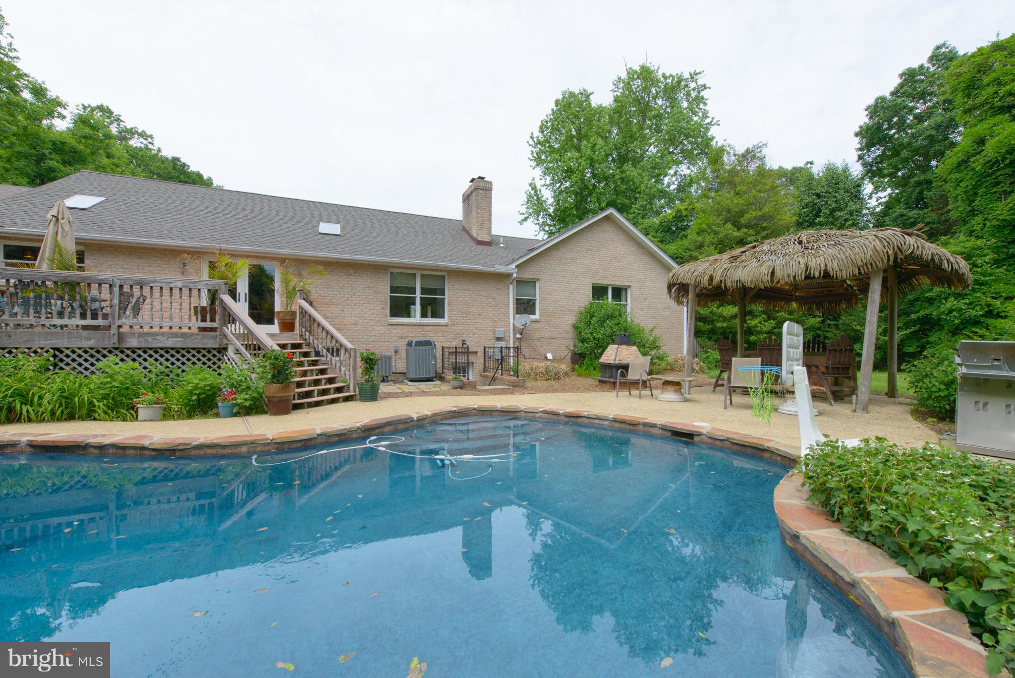 HILLSMERE SHORES - Residential