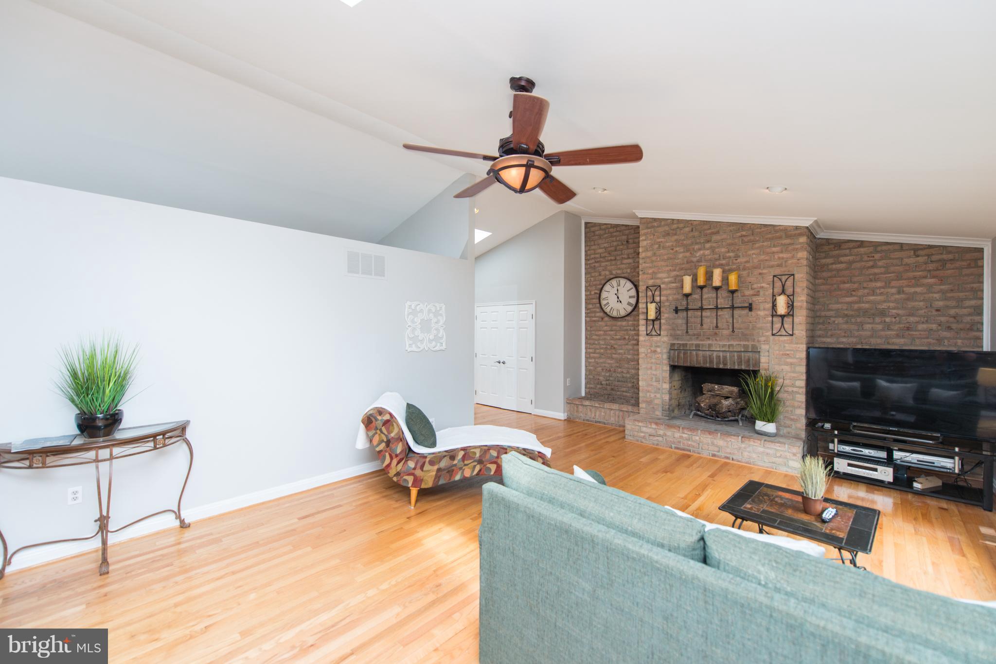 HILLSMERE SHORES - Residential